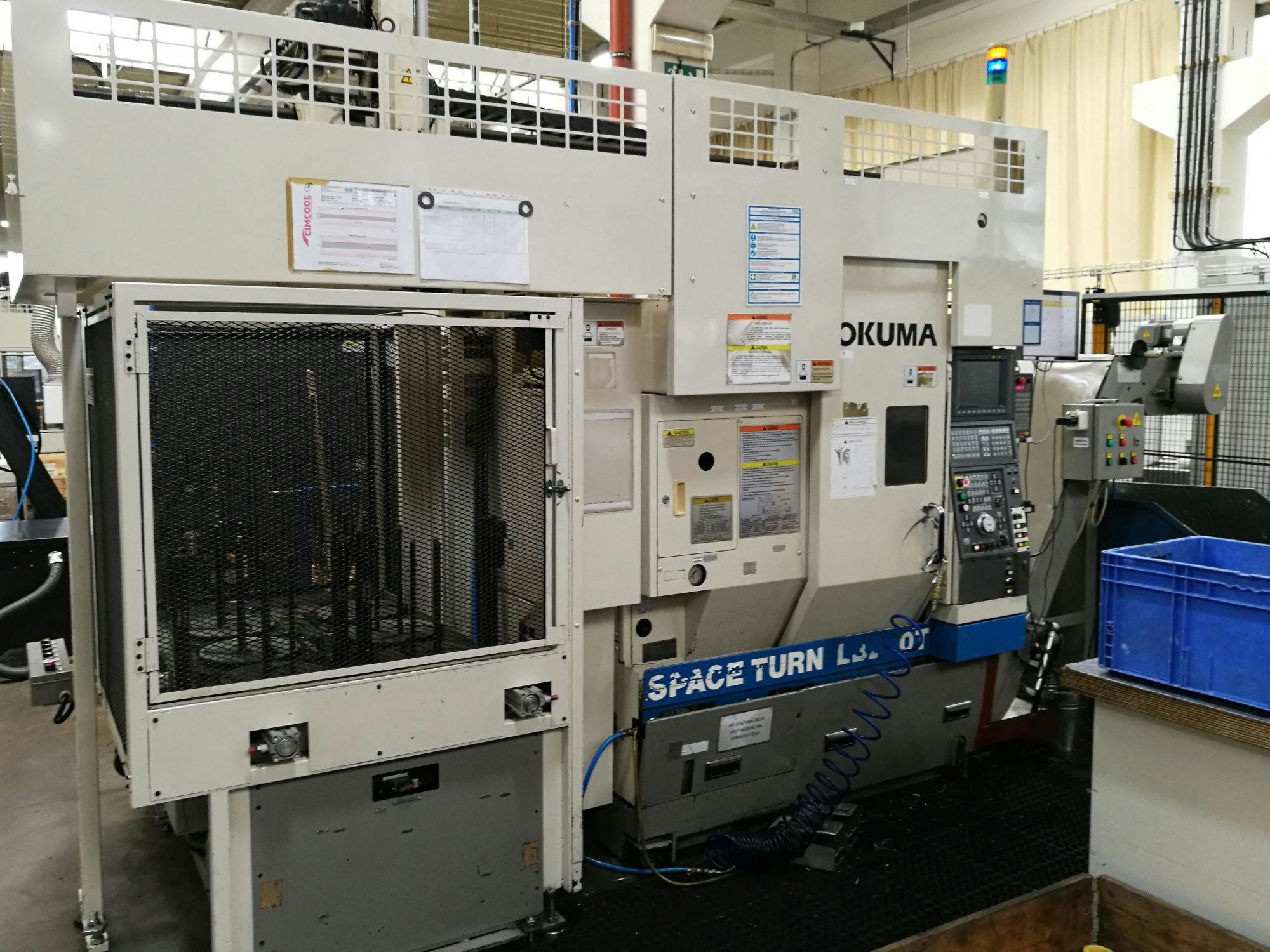 Okuma-maskinen sedd från vänsterSPACE TURN LB250T
