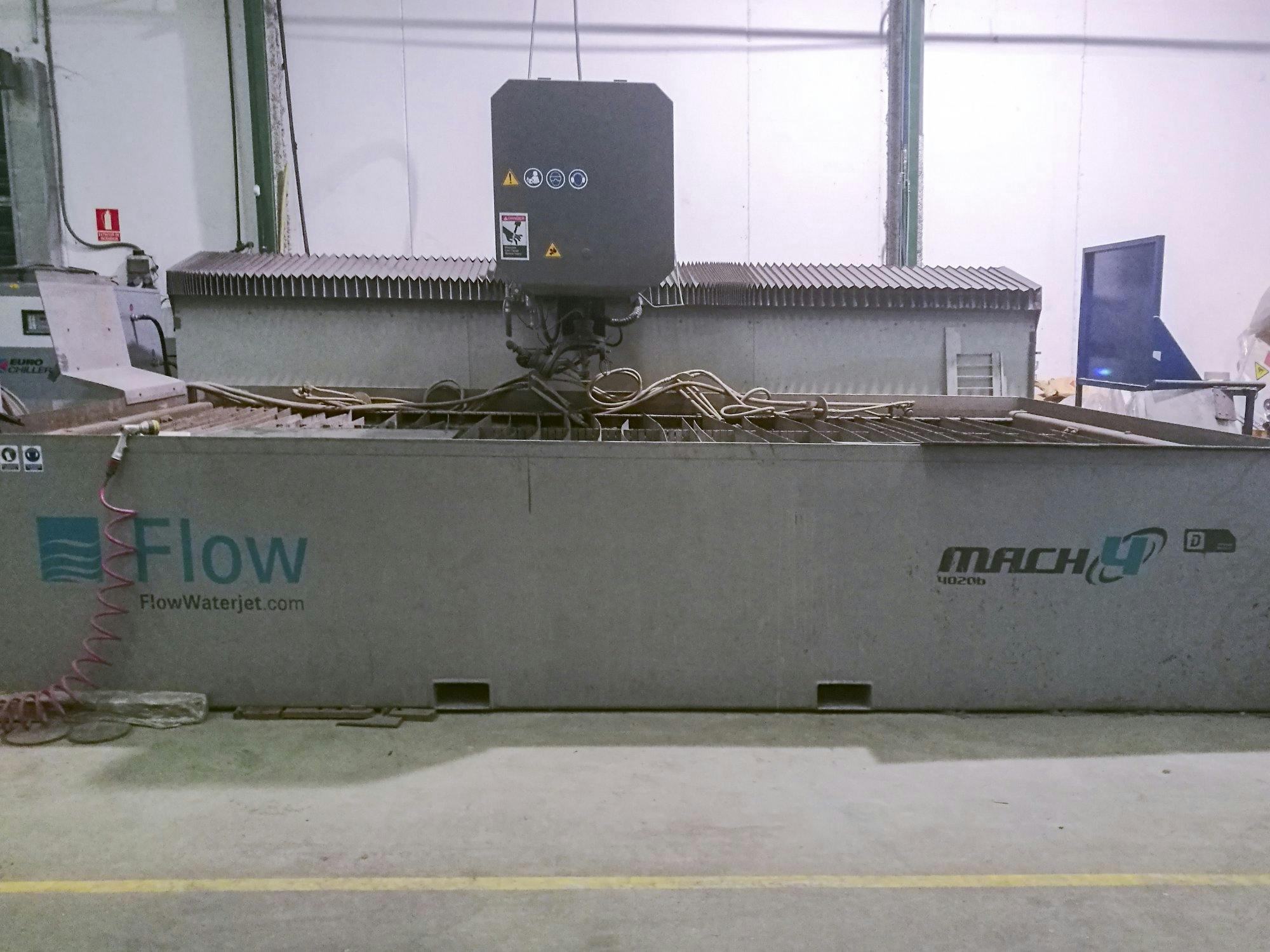 Flow-maskinen framifrånMach4 4020b