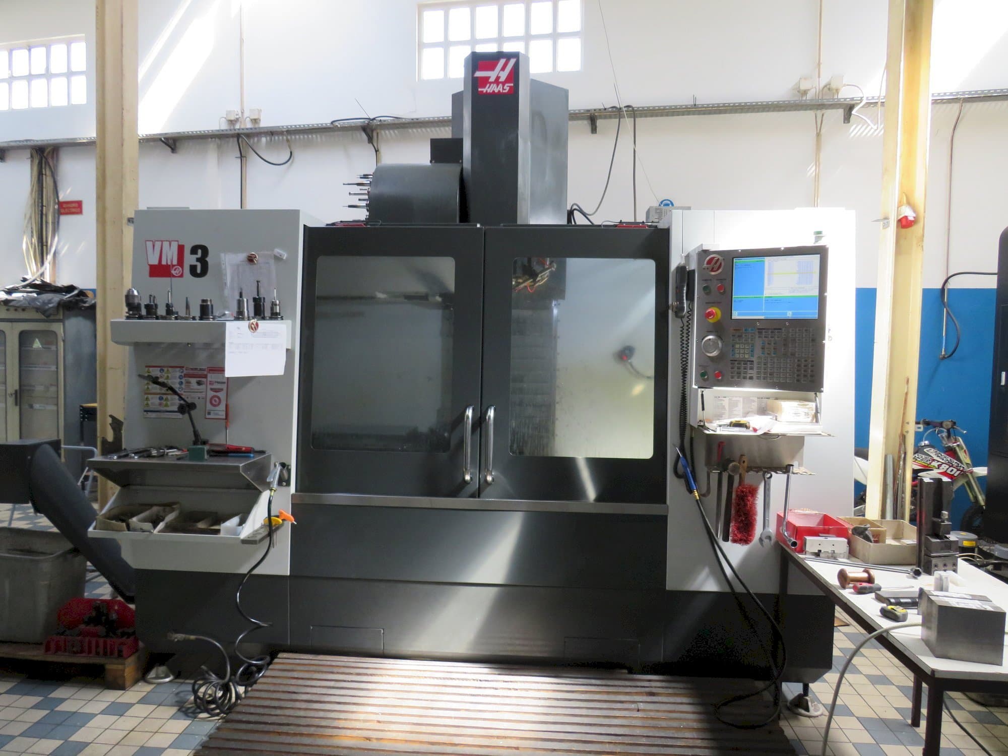 HAAS VM3-maskinen framifrån