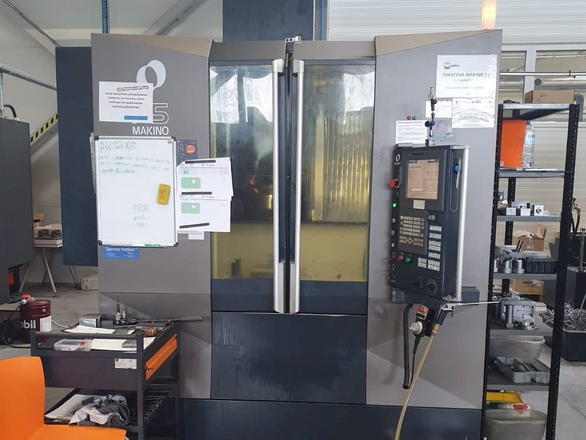 Makino F5-maskinen framifrån