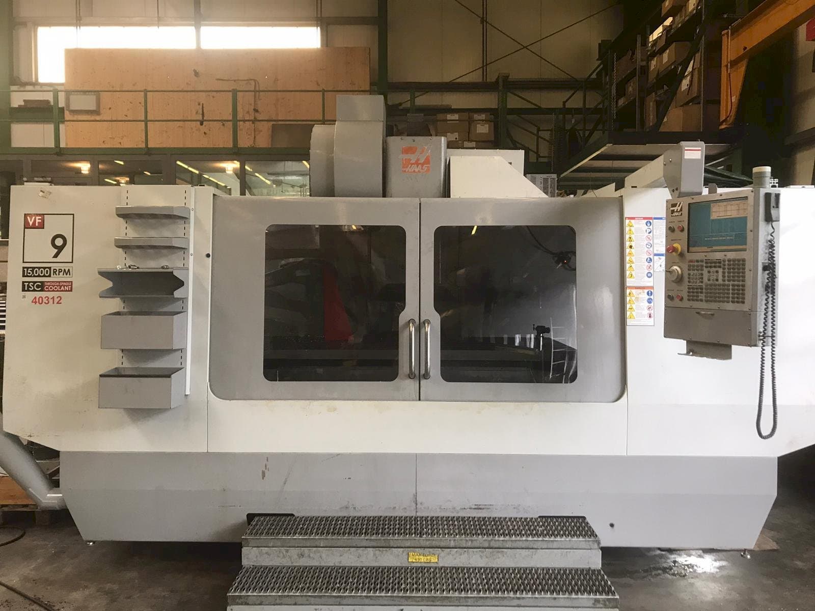 HAAS VF-9-maskinen framifrån