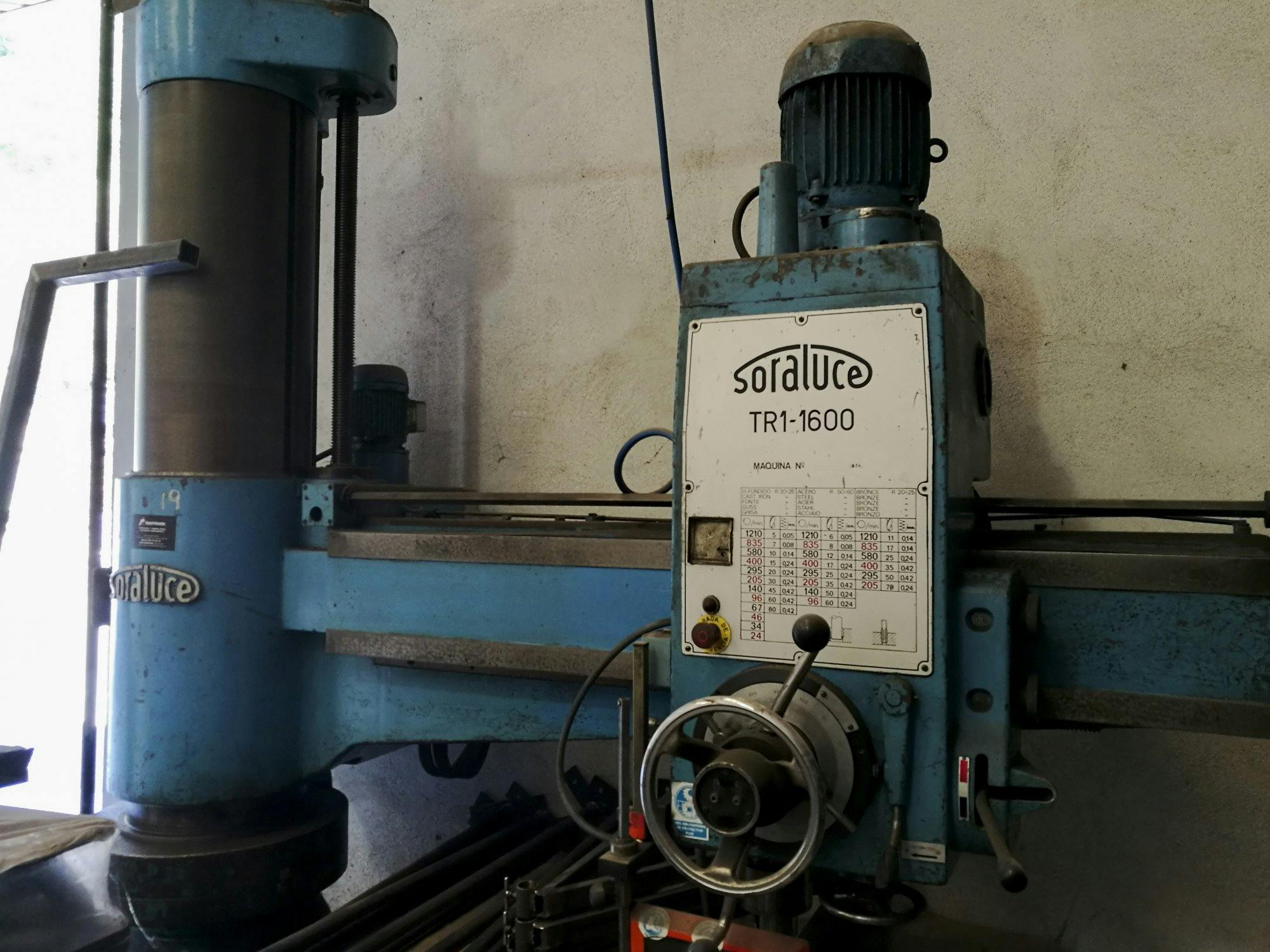 Soraluce-maskinen sedd från högerTR1-1600