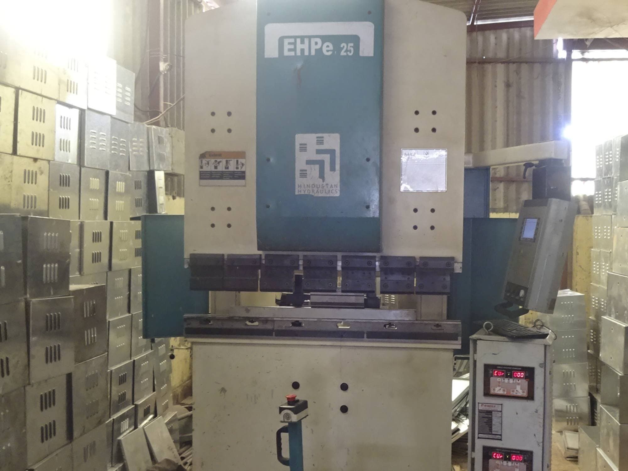 Hindustan Hydraulics-maskinen framifrånEHPe 25