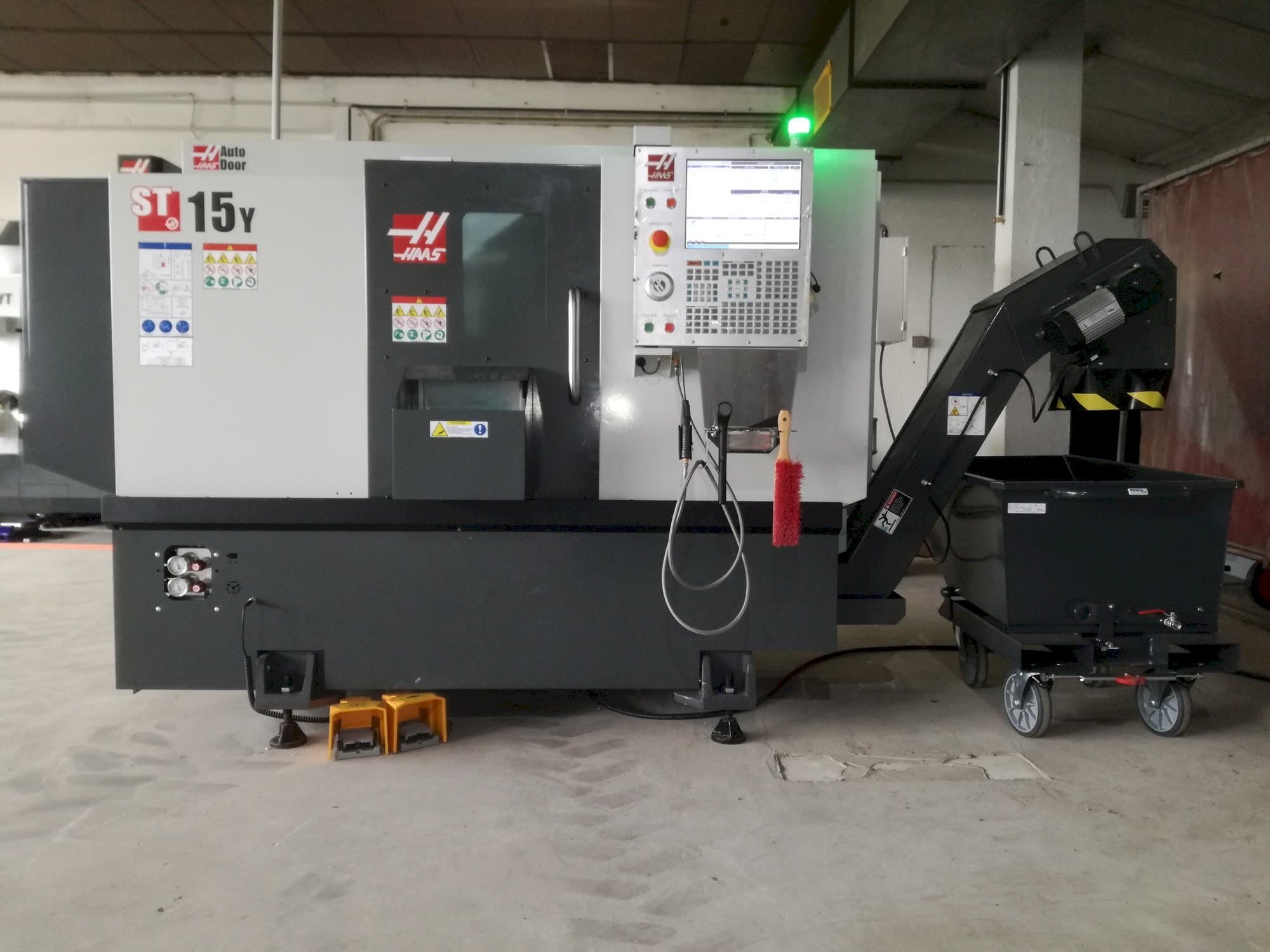 HAAS ST 15y-maskinen framifrån