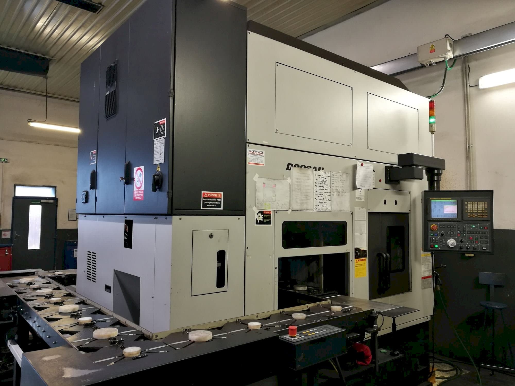 Doosan Puma Inverturn 3000M-maskinen framifrån