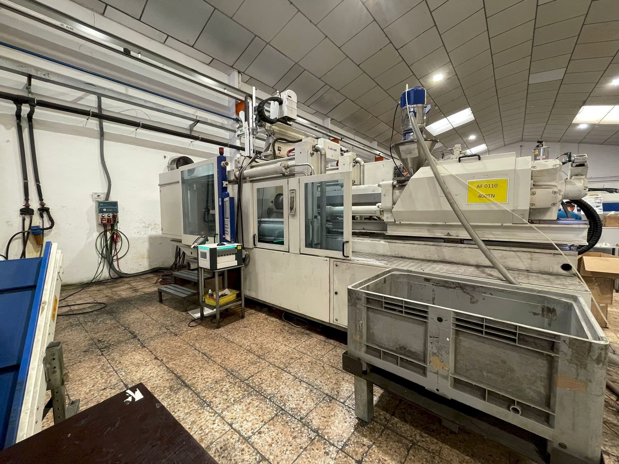 Battenfeld HM 400/5100-maskinen sedd från höger sida