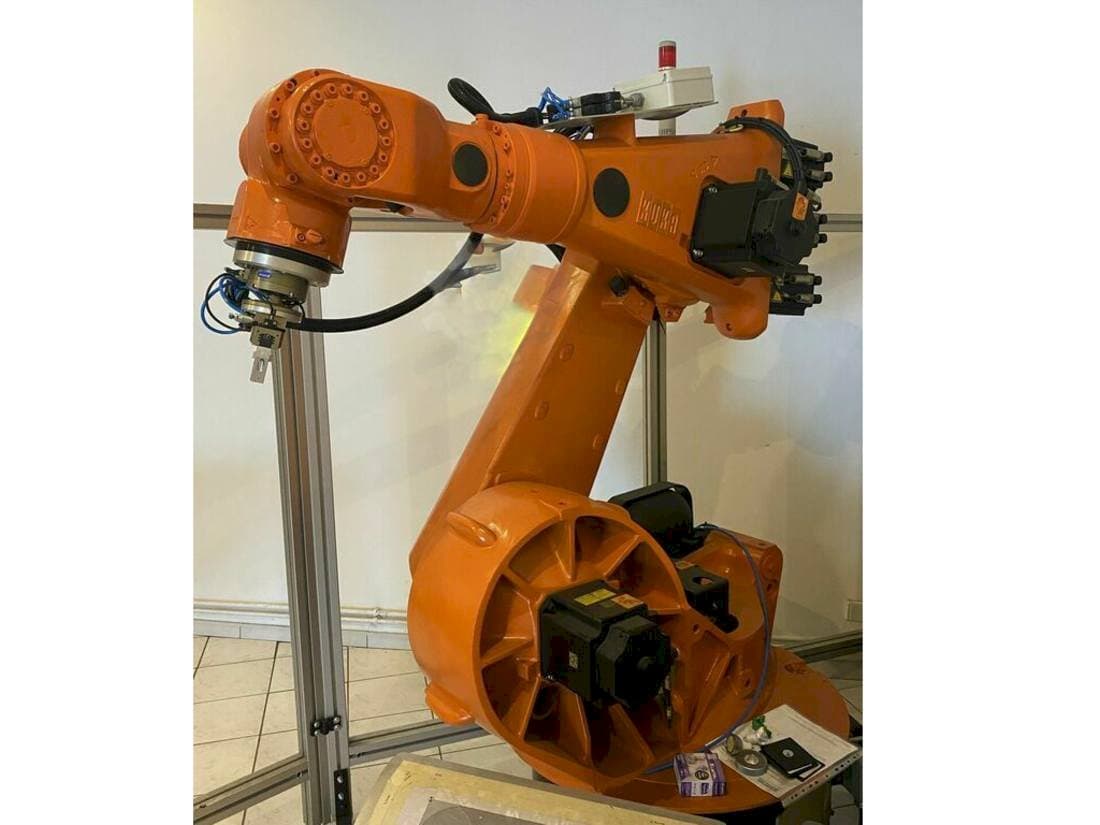 KUKA KR150L150SP/2-maskinen framifrån