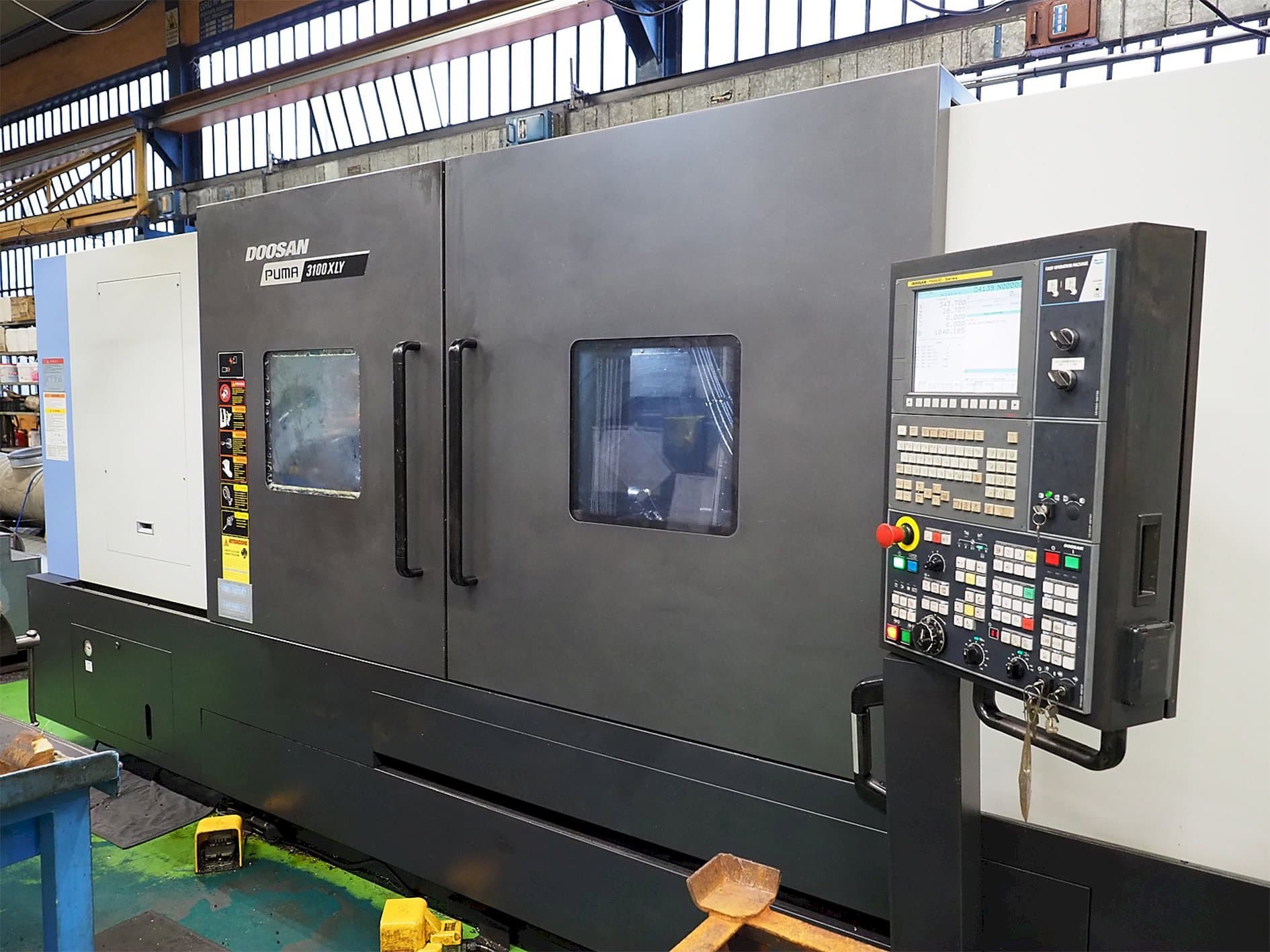 Doosan Puma 3100XLY-maskinen framifrån