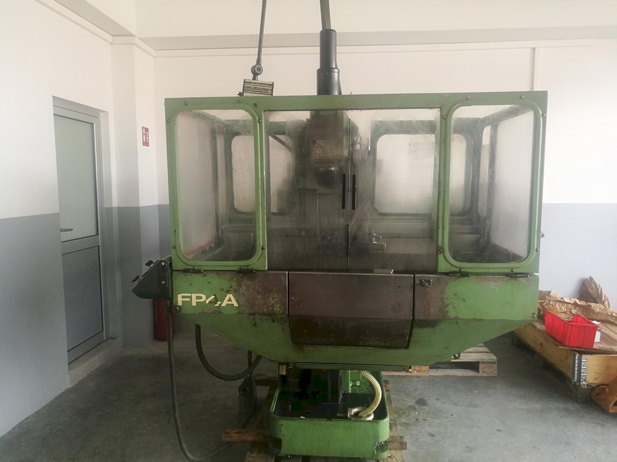 DECKEL FP4A-maskinen framifrån