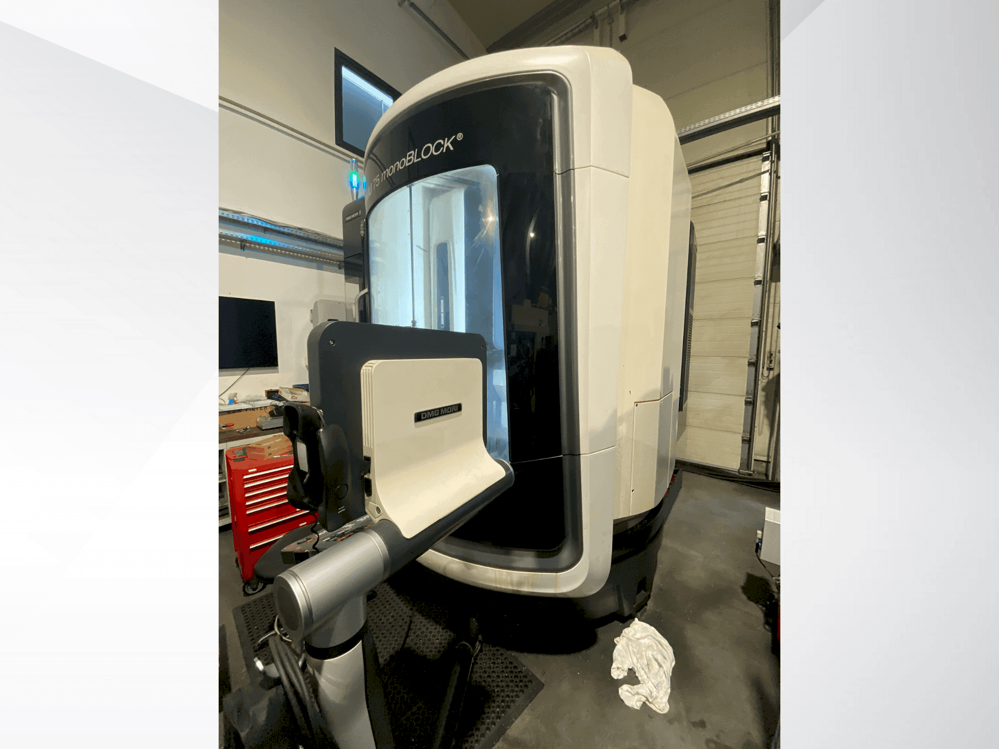DMG MORI DMU 75 MonoBlock-maskinen framifrån