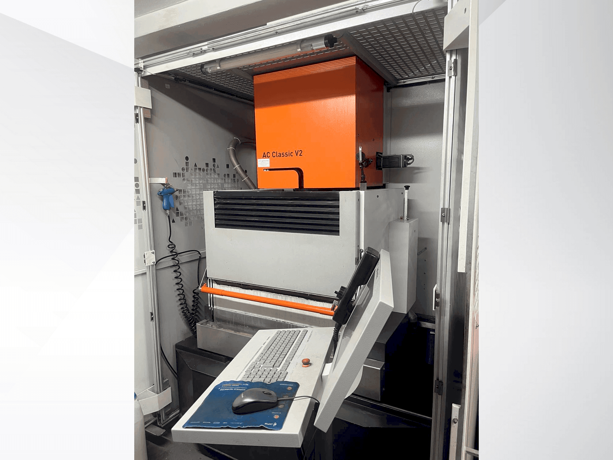 AgieCharmilles Classic V2-maskinen framifrån