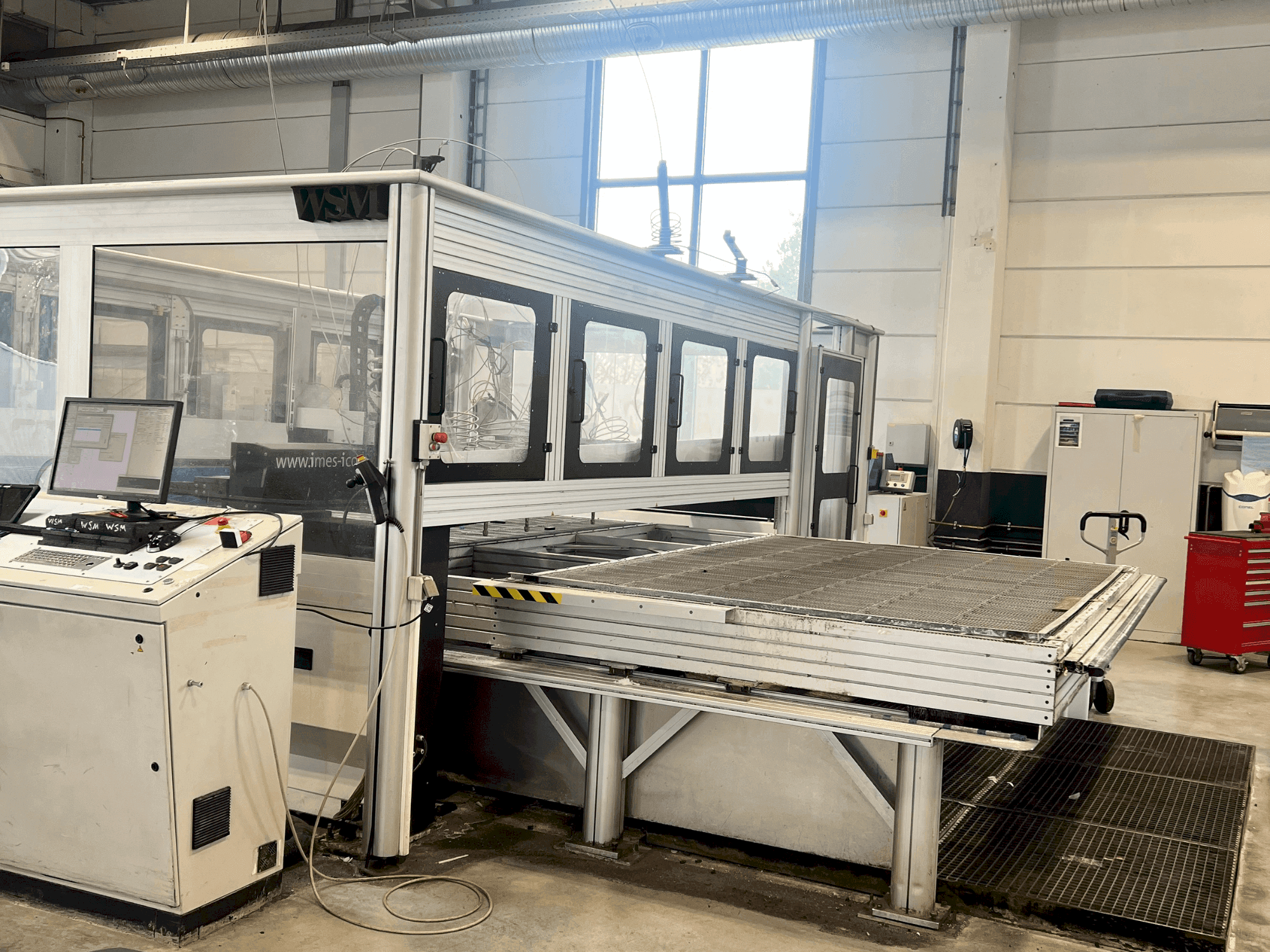Imes-Icore CUT matic WJ 3020-maskinen framifrån