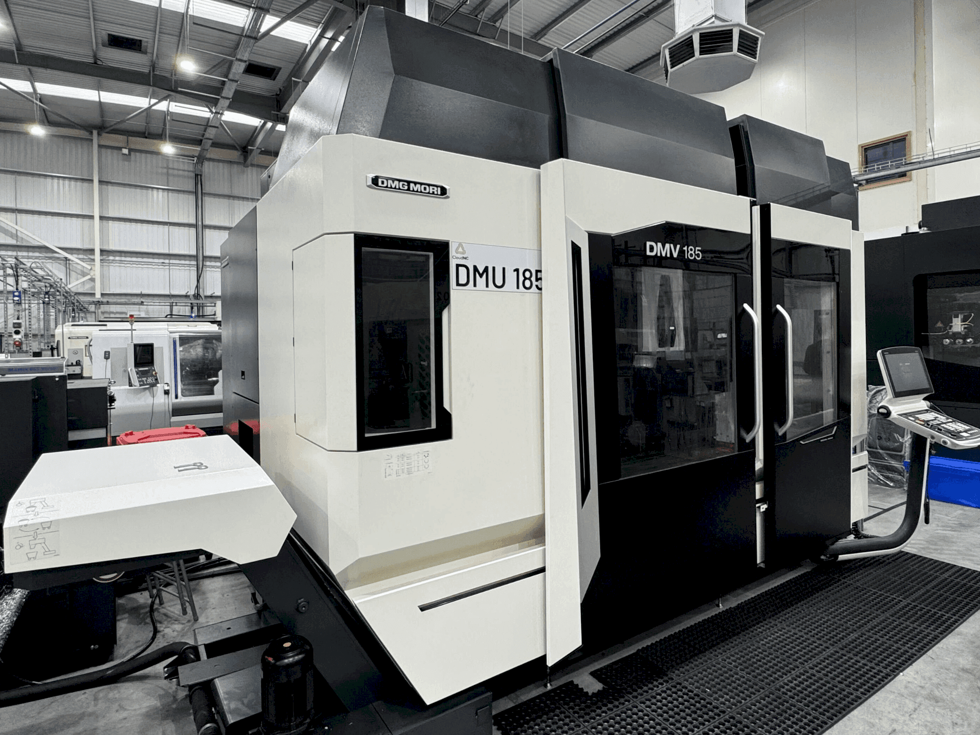 DMG MORI DMV 185-maskinen framifrån