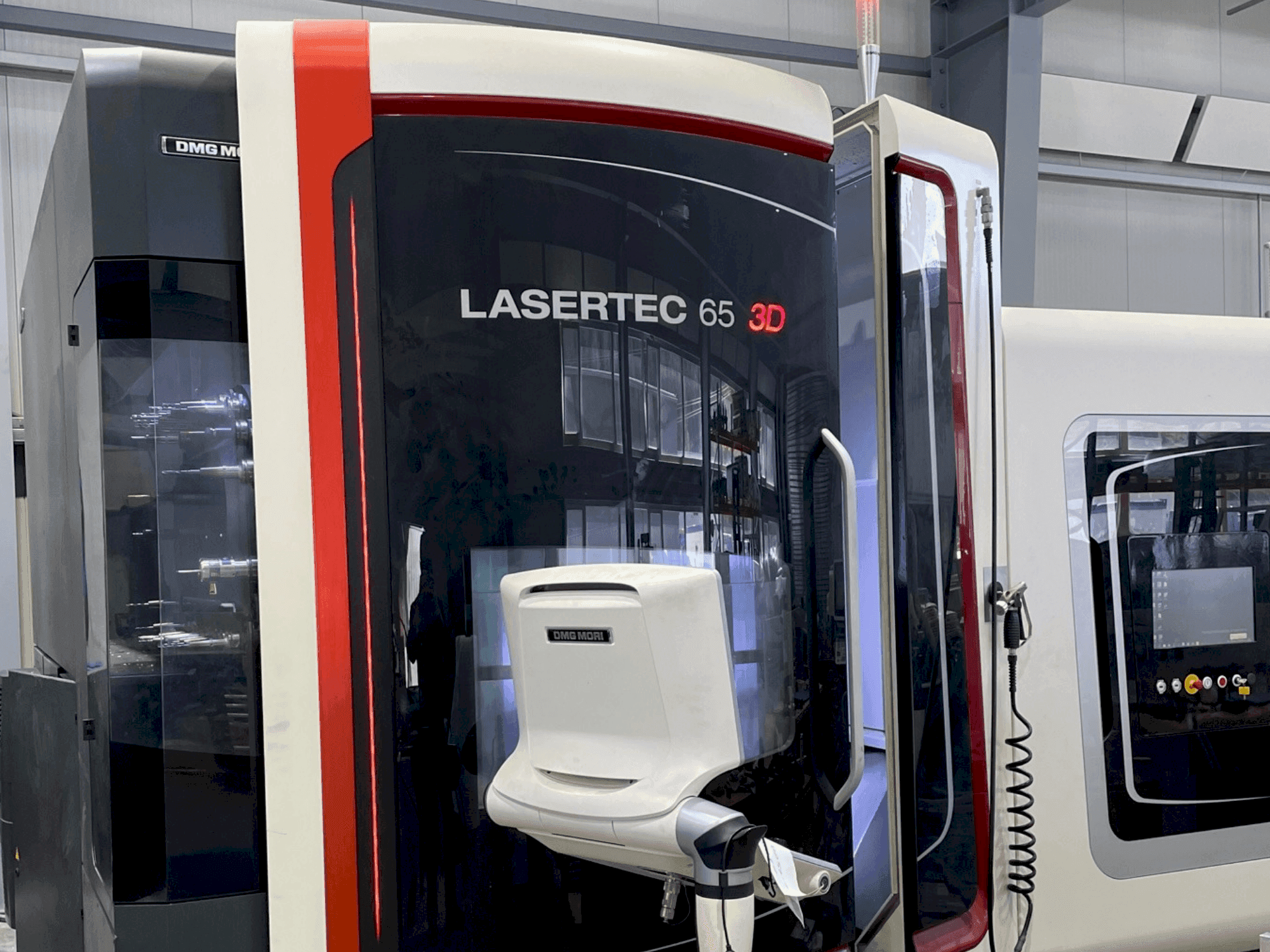 DMG MORI LASERTEC 65 3D Hybrid-maskinen framifrån