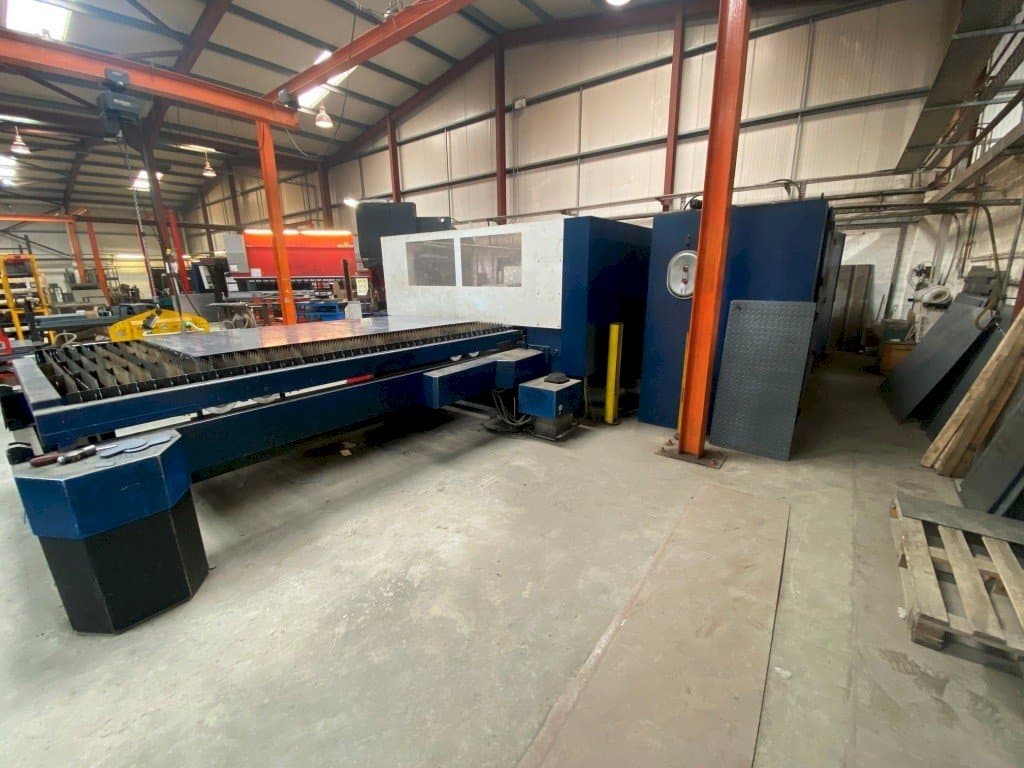 Trumpf TRUMATIC L3030-maskinen framifrån
