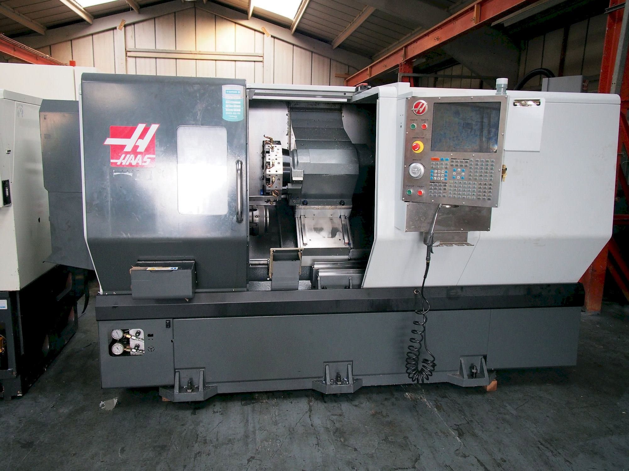 HAAS ST-30-maskinen framifrån