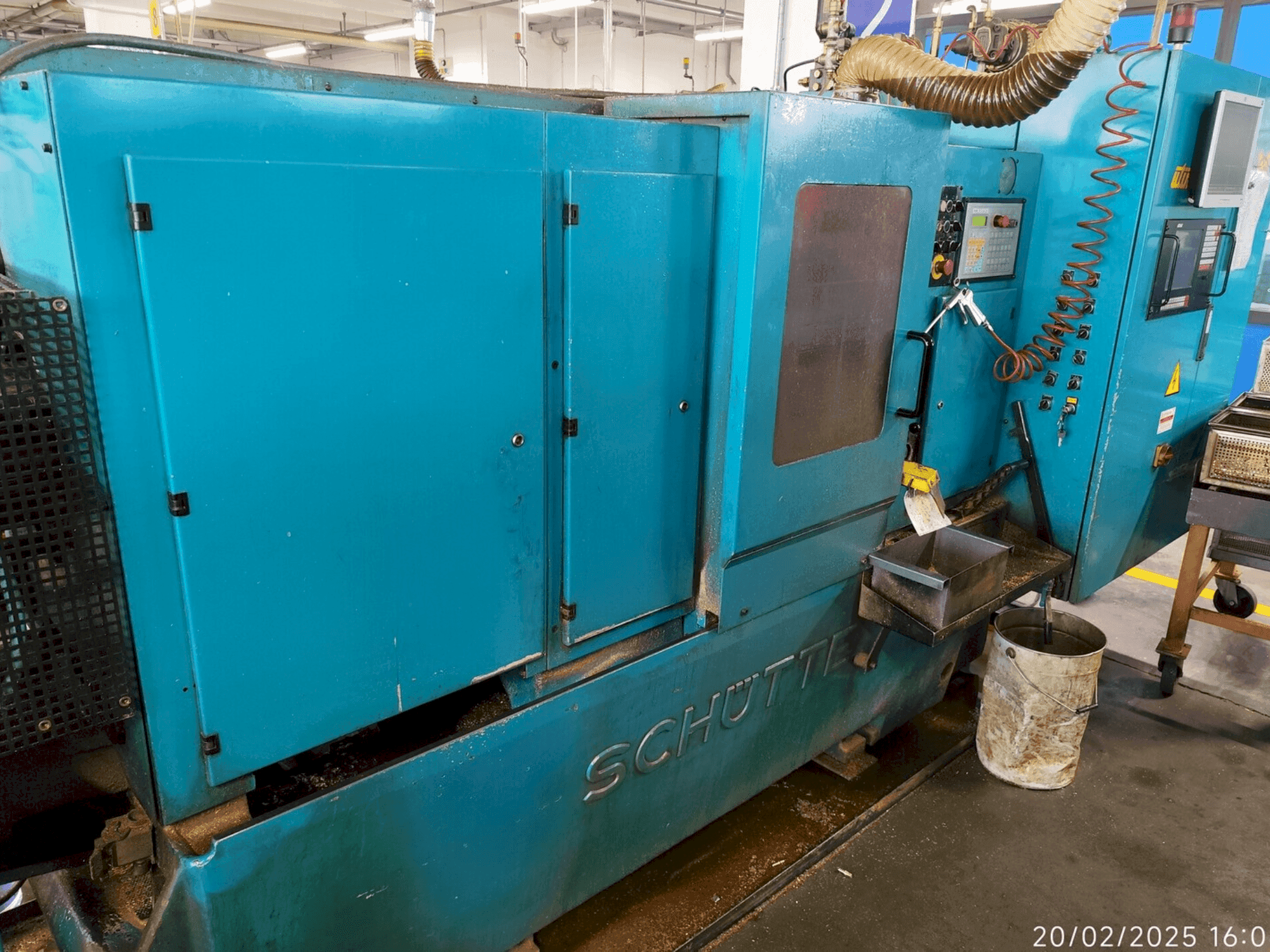 Schütte SE16-maskinen framifrån