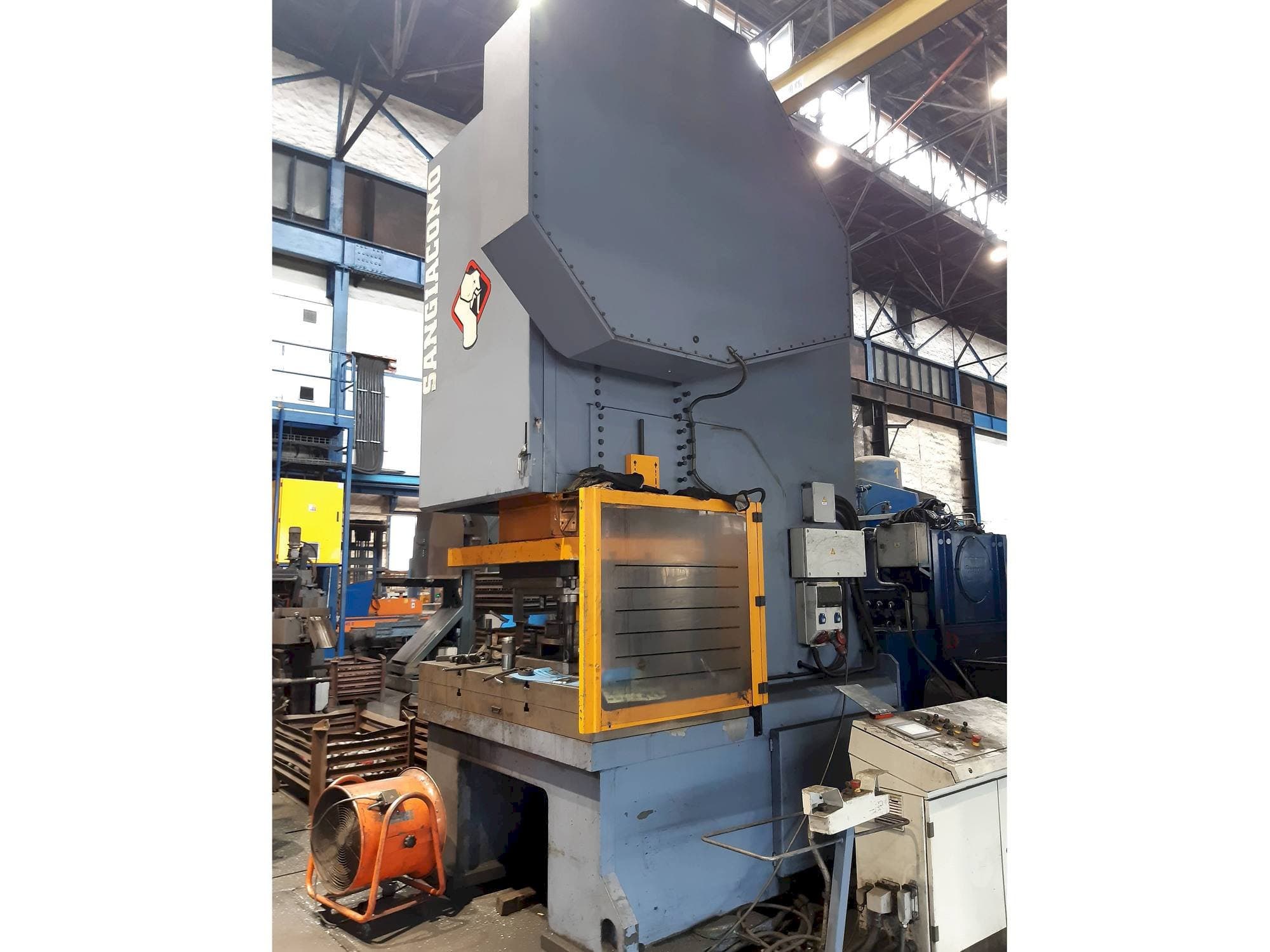 Sangiacomo T.450 RCE-maskinen framifrån