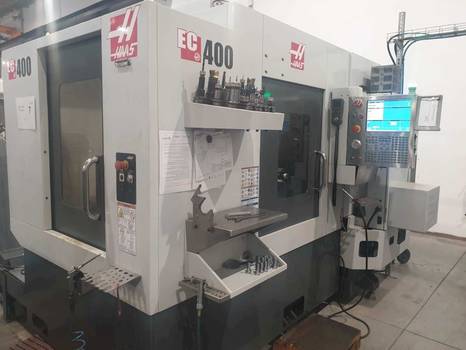 HAAS EC400-maskinen framifrån