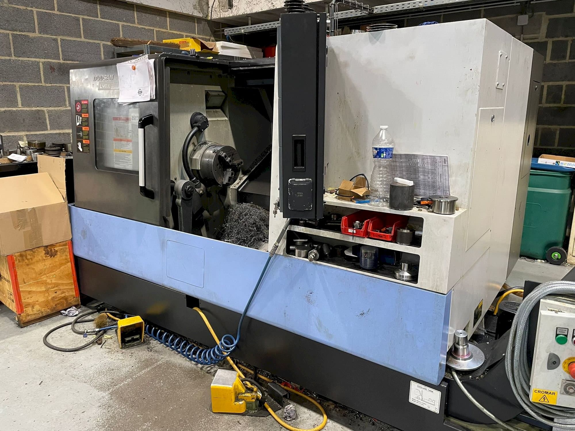 Doosan LYNX 300-maskinen framifrån