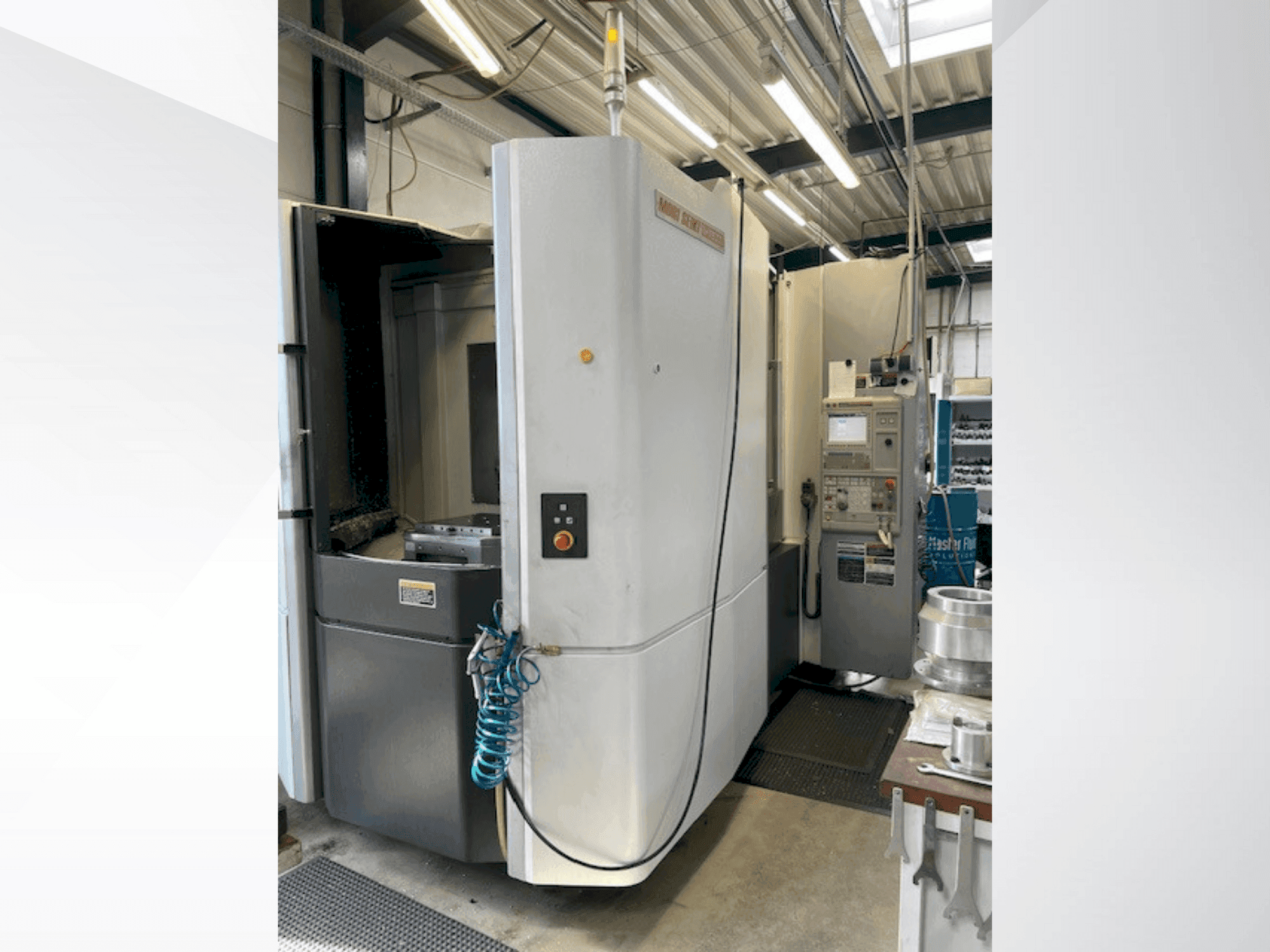 MORI SEIKI NHX5 000-maskinen framifrån