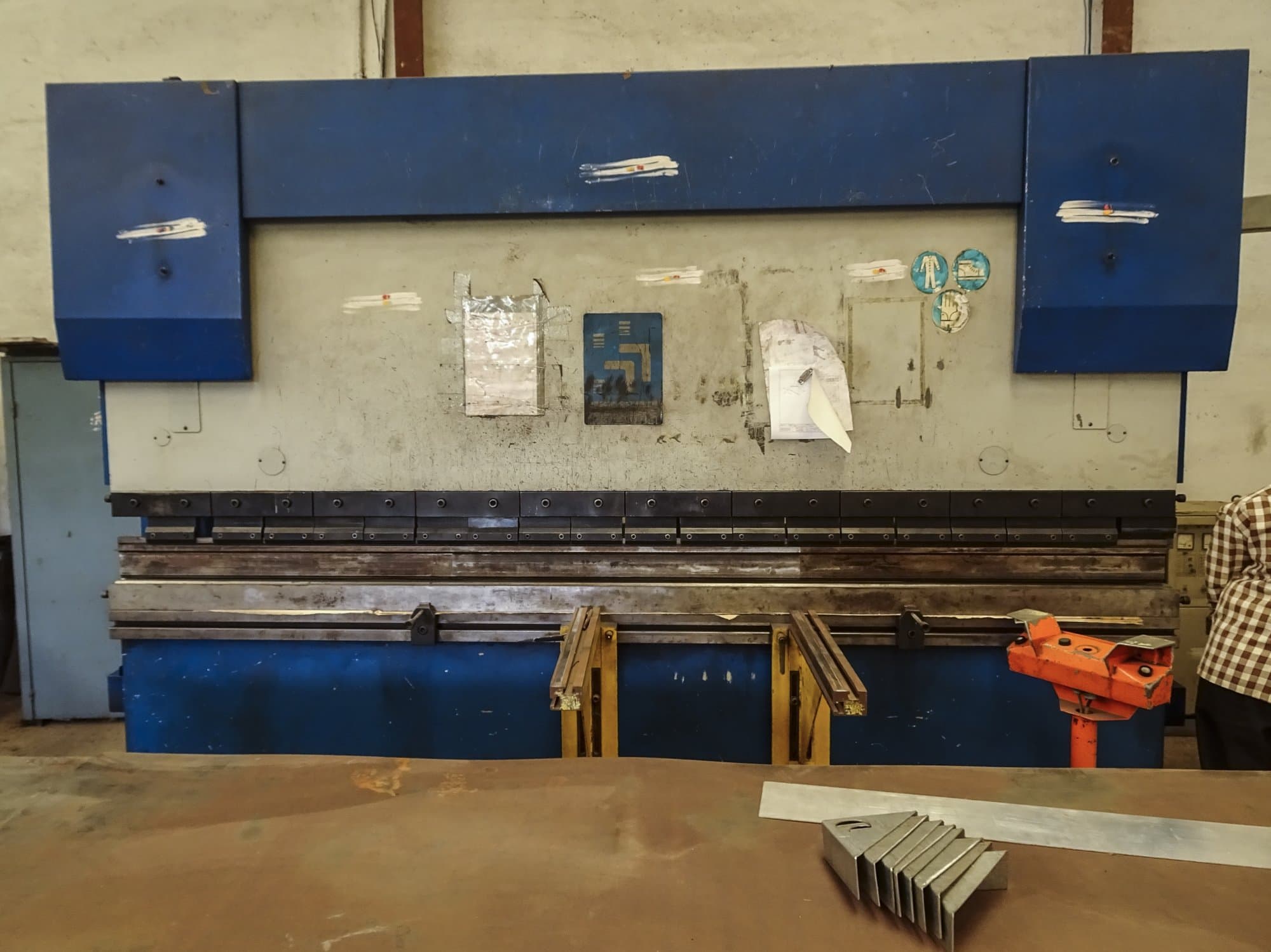 Hindustan Hydraulics-maskinen framifrånEHP 110