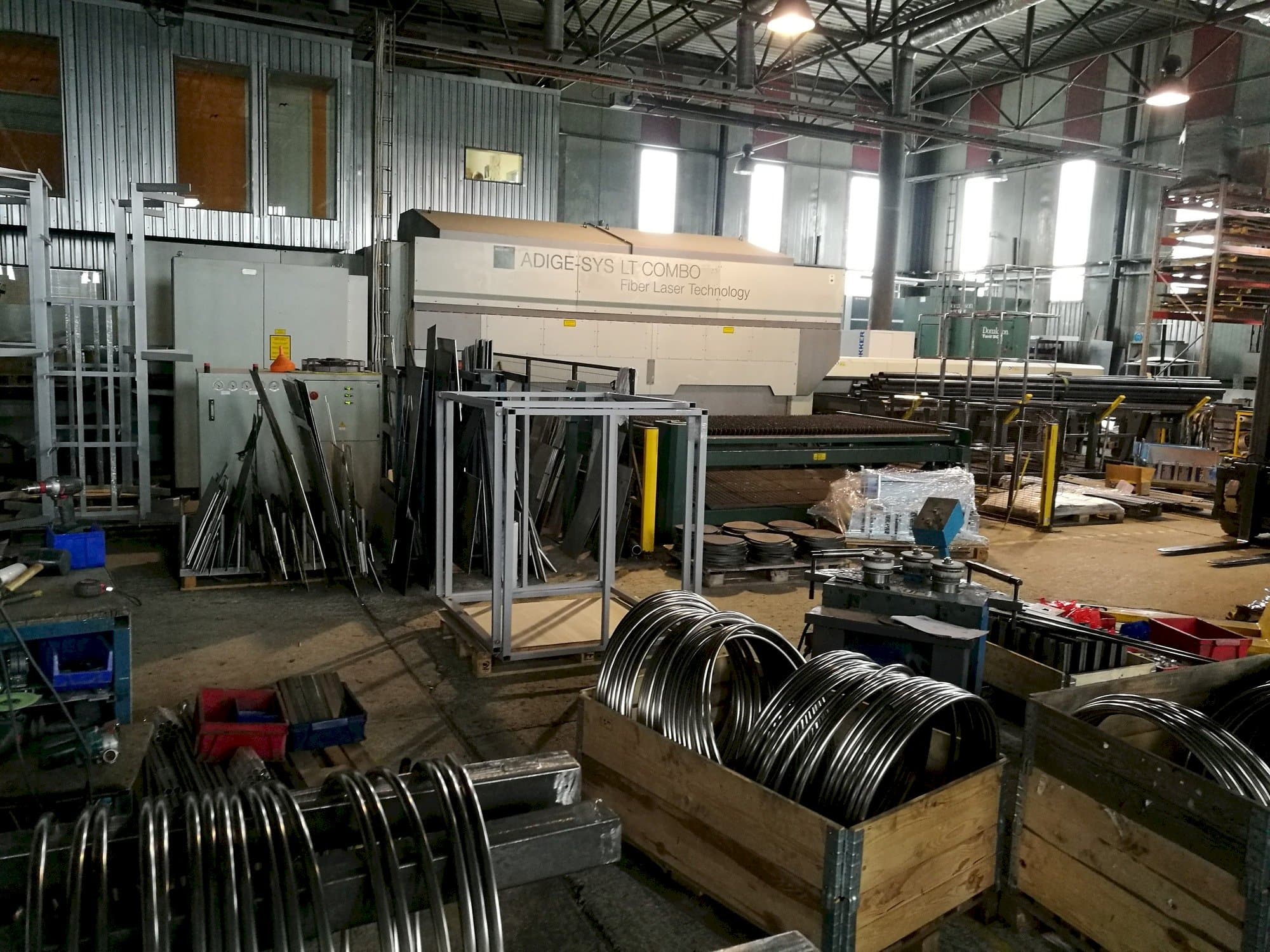 BLM ADIGE-SYS LT-maskinen framifrån