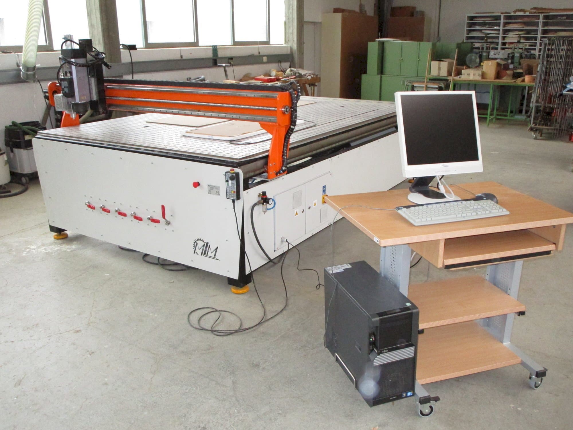 MLM Ploter CNC-maskinen framifrån