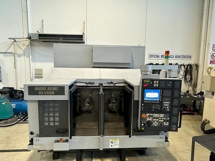 MORI SEIKI RL 2500-maskinen framifrån