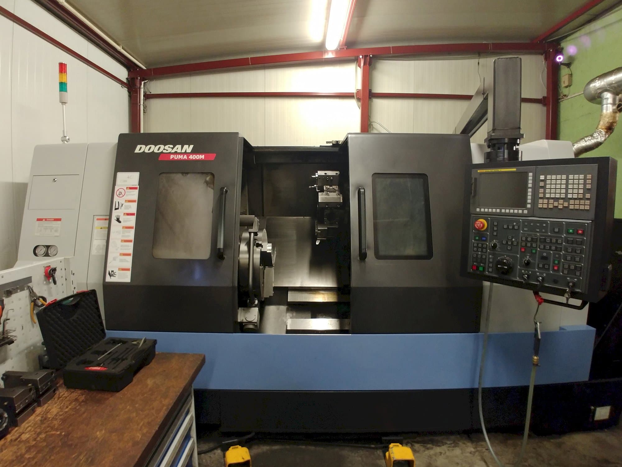 Doosan-maskinen framifrånPuma 400MC