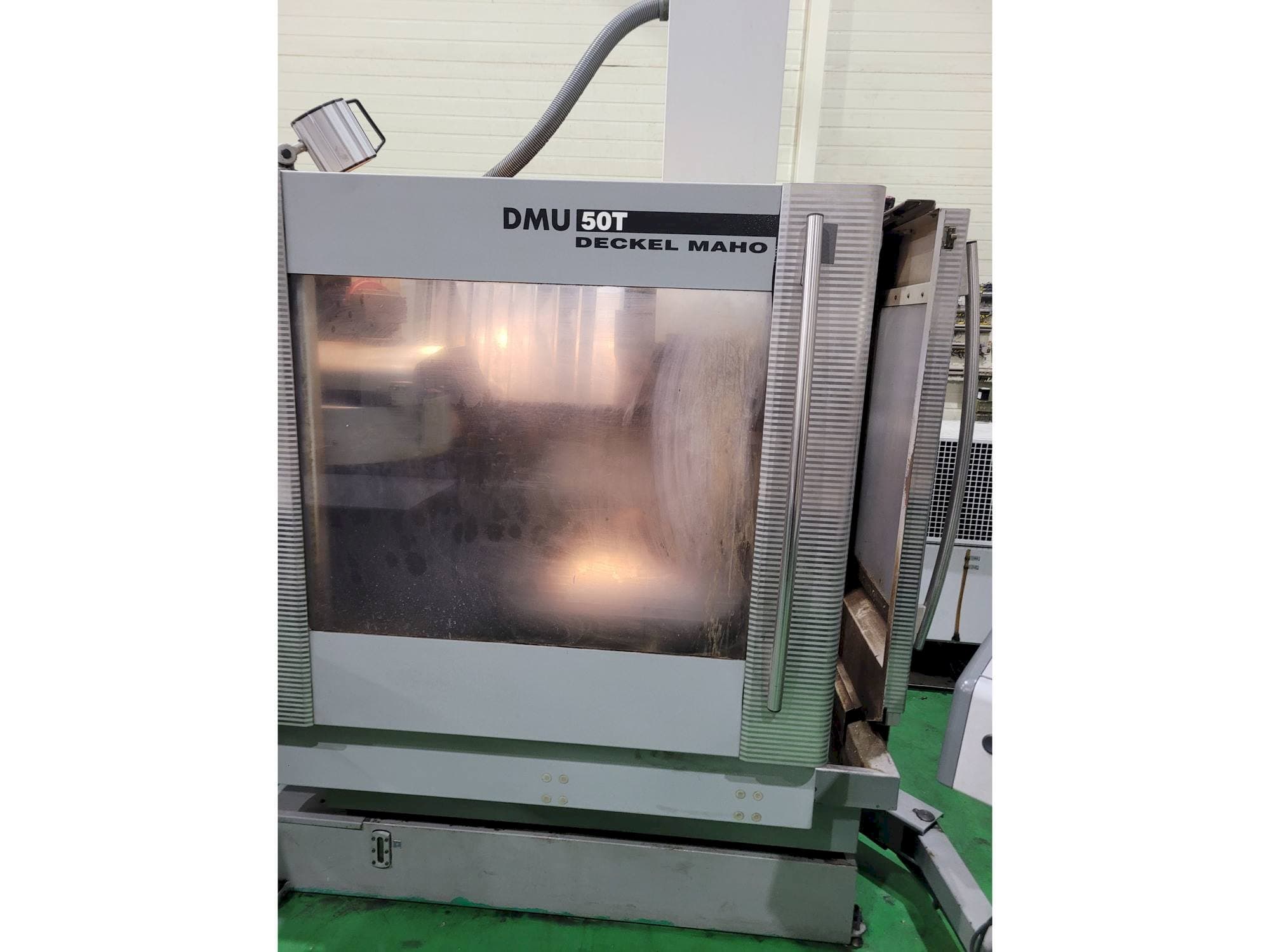 DECKEL MAHO DMU 50 T-maskinen framifrån
