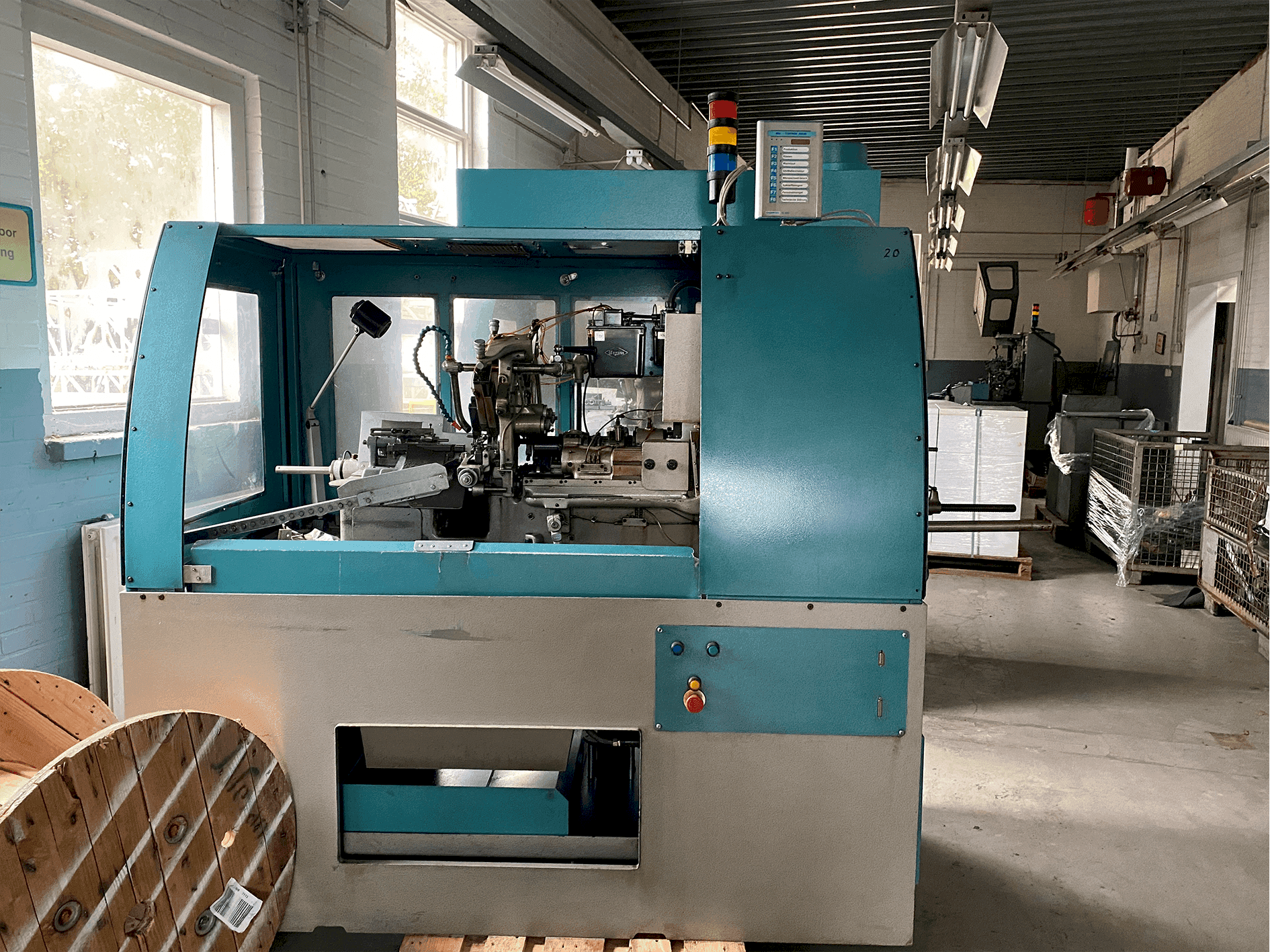 Tornos-Bechler NAT-125 vario-maskinen framifrån