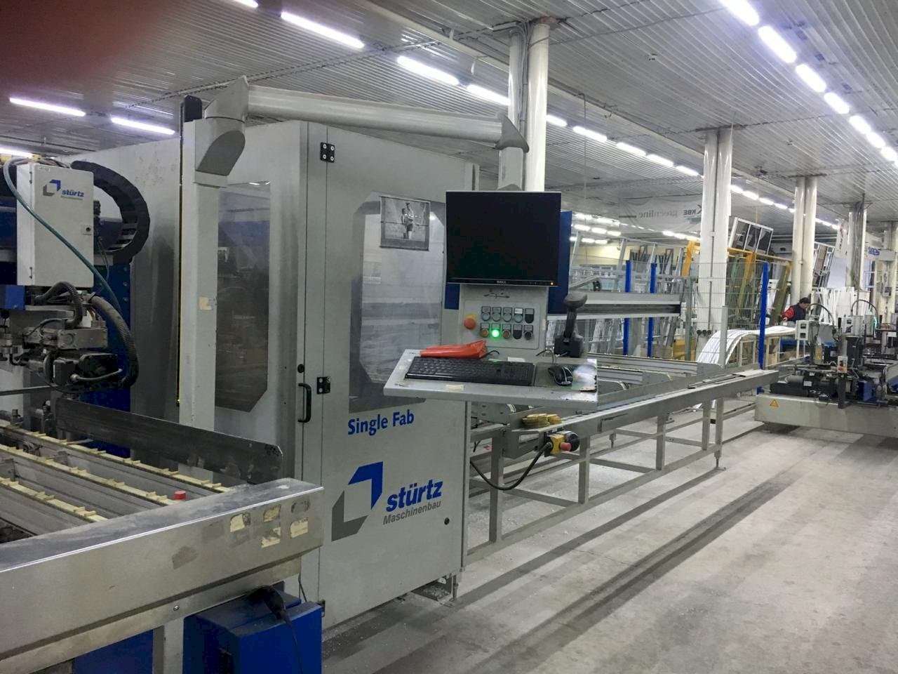 Sturtz NFZ-JC-JM-160-X-maskinen framifrån