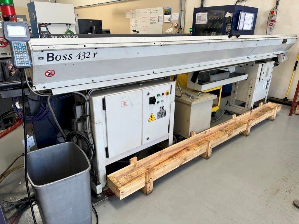 Citizen M-32-maskinen sedd från vänster