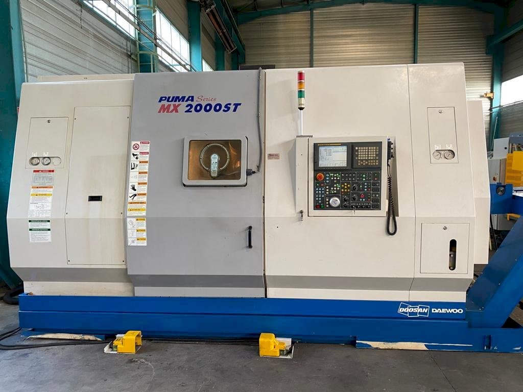 Doosan PUMA MX 2000 ST-maskinen framifrån