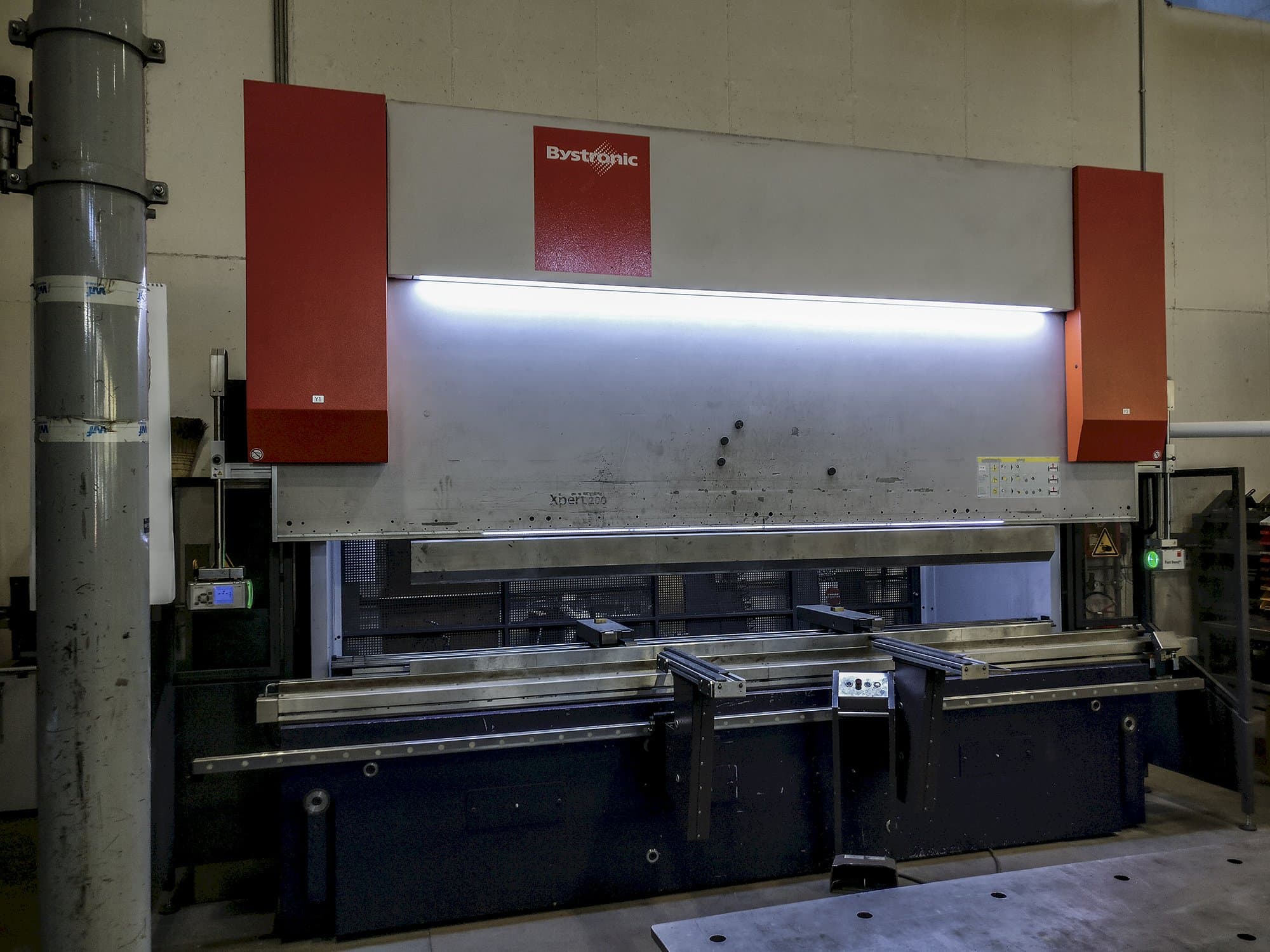 Bystronic-maskinen framifrånXpert 200x4100