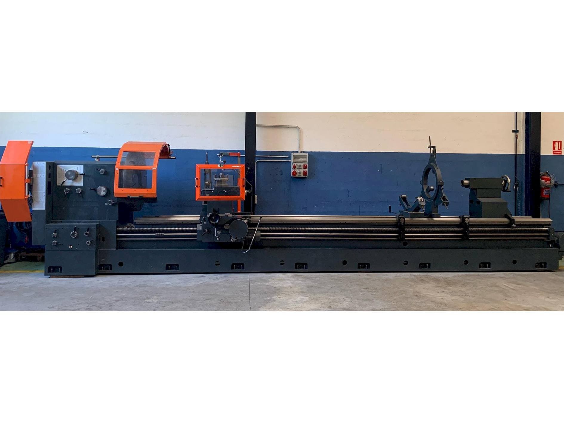 Gurutzpe Super AT 600x6000-maskinen framifrån