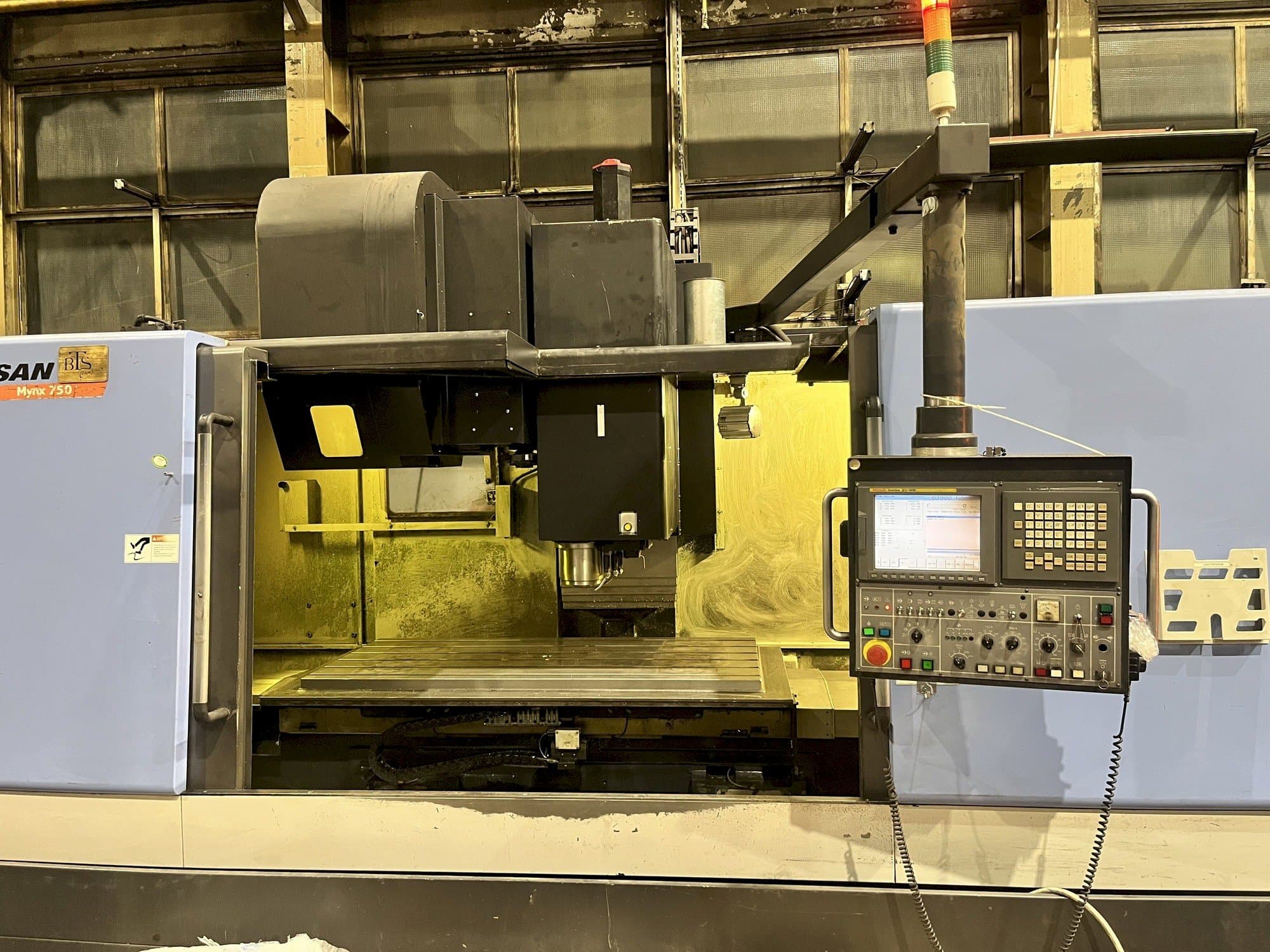 Doosan MYNX 750-maskinen framifrån