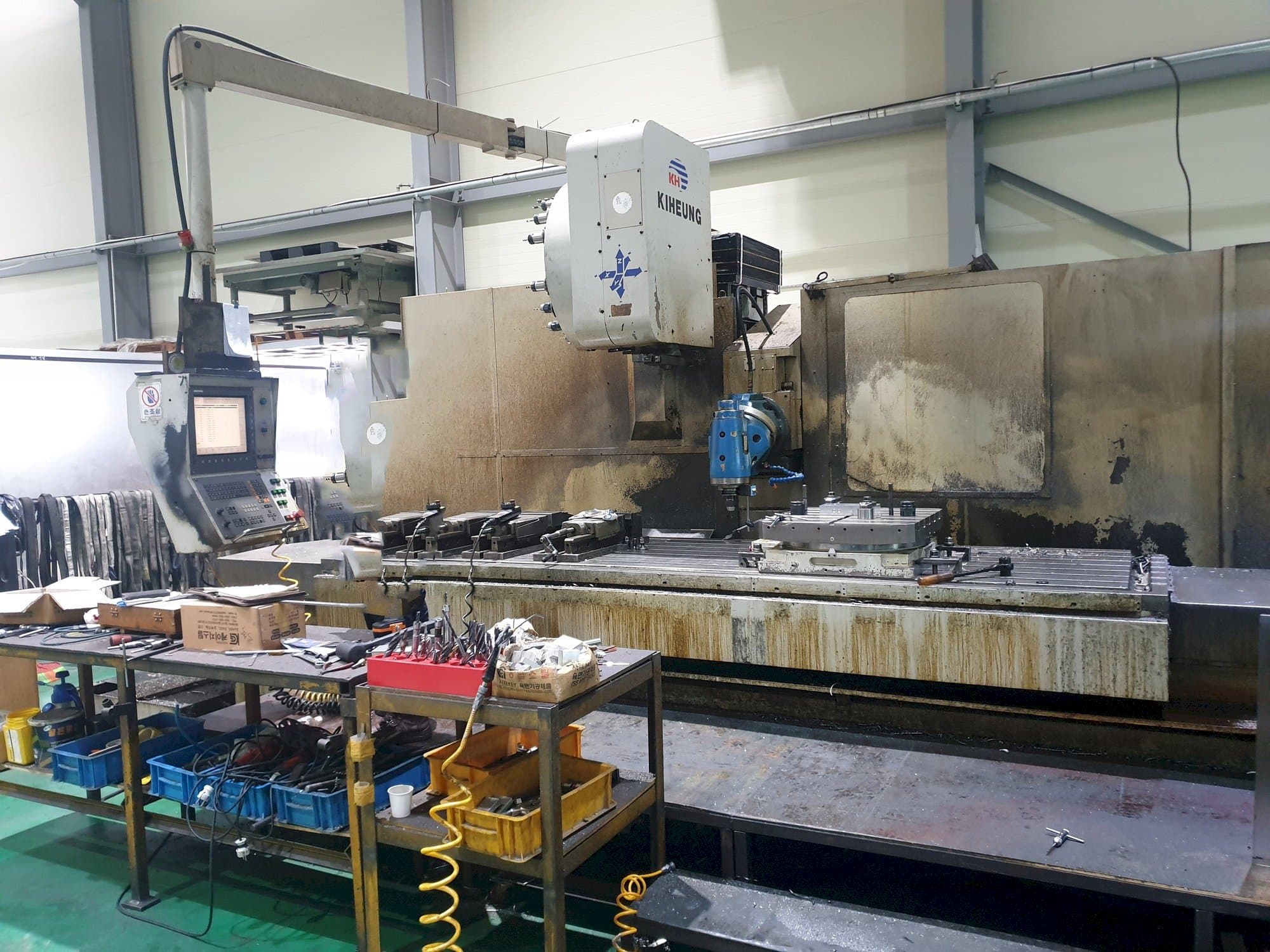 KIHEUNG KNC-U1000-maskinen framifrån