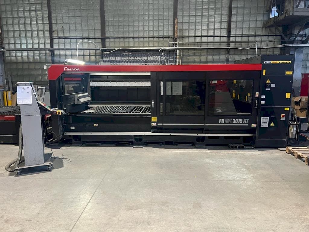 AMADA F0 MII 3015 NT-maskinen framifrån