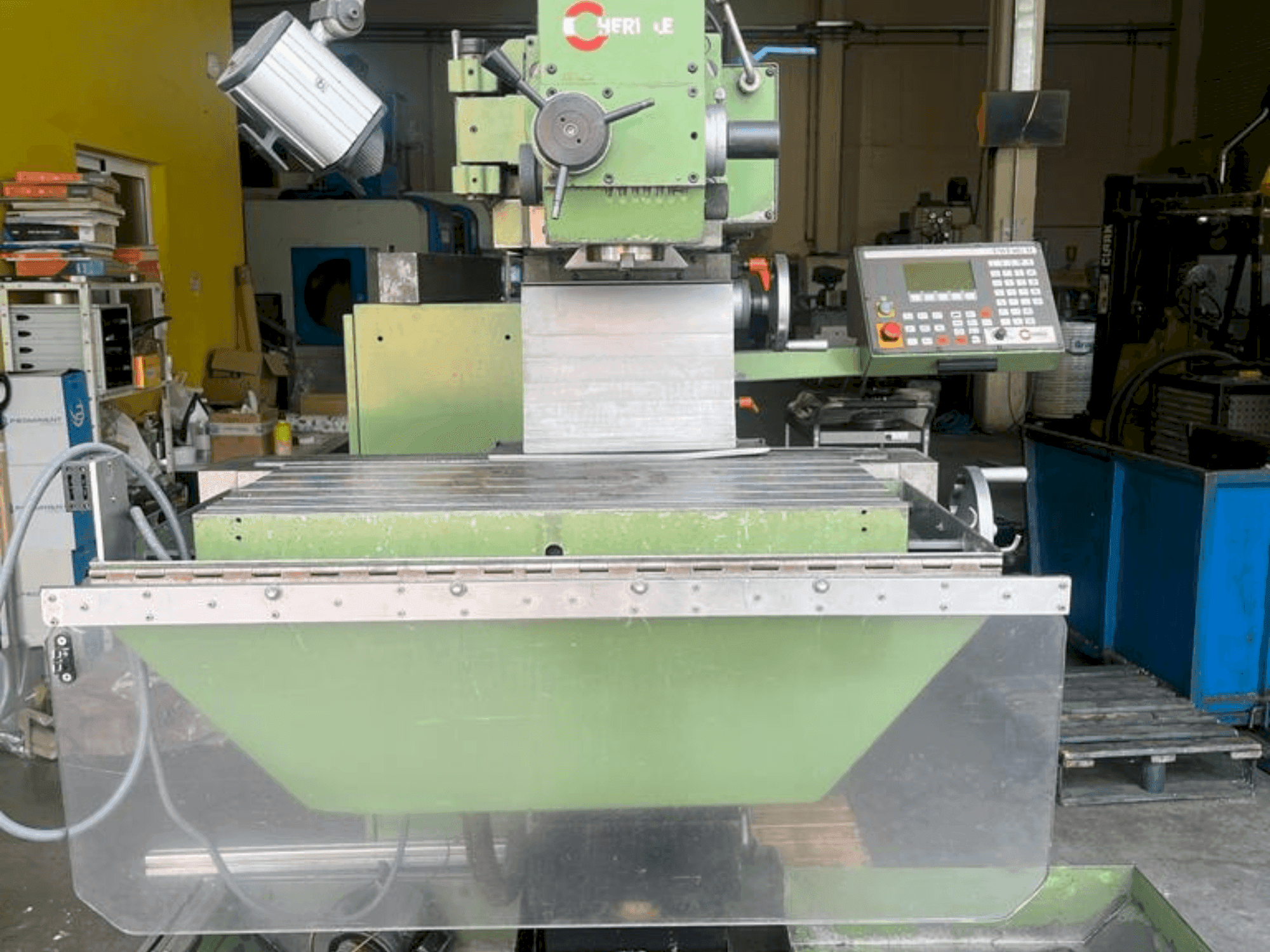 HERMLE UWF 802M-maskinen framifrån