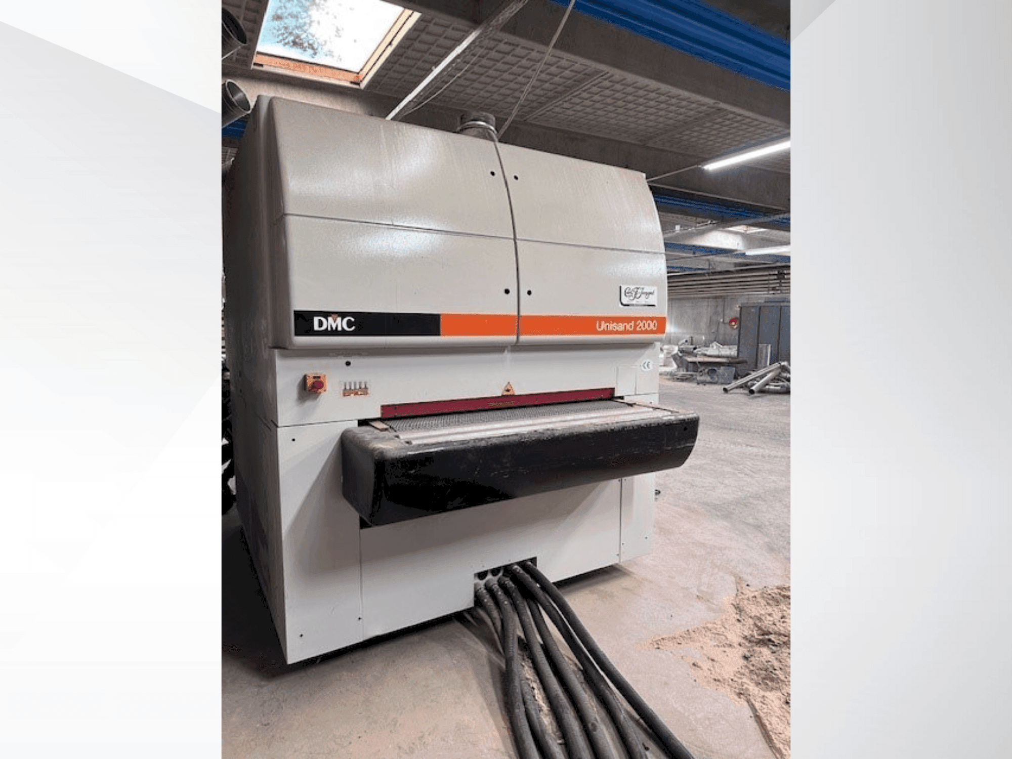 DMC US 2000 M4-maskinen framifrån