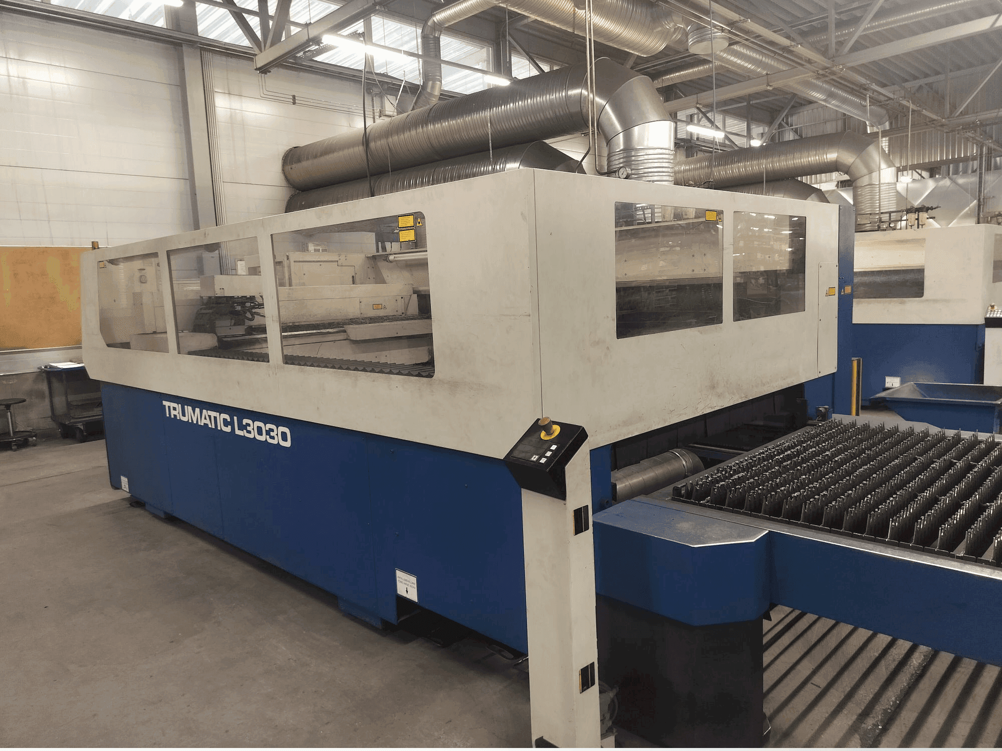 TRUMPF Trumatic L3030-maskinen framifrån