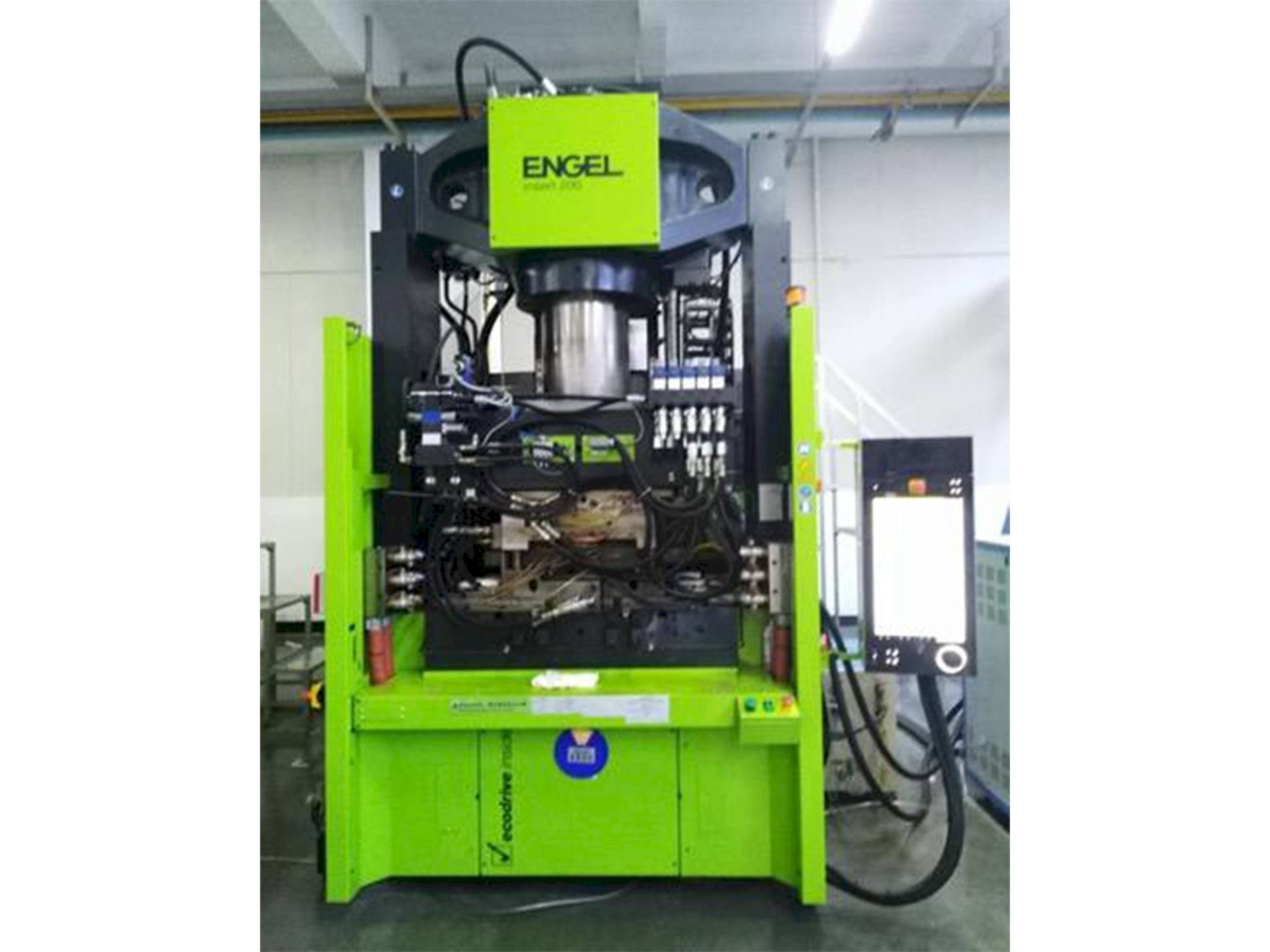 ENGEL insert 650H / 200-maskinen framifrån