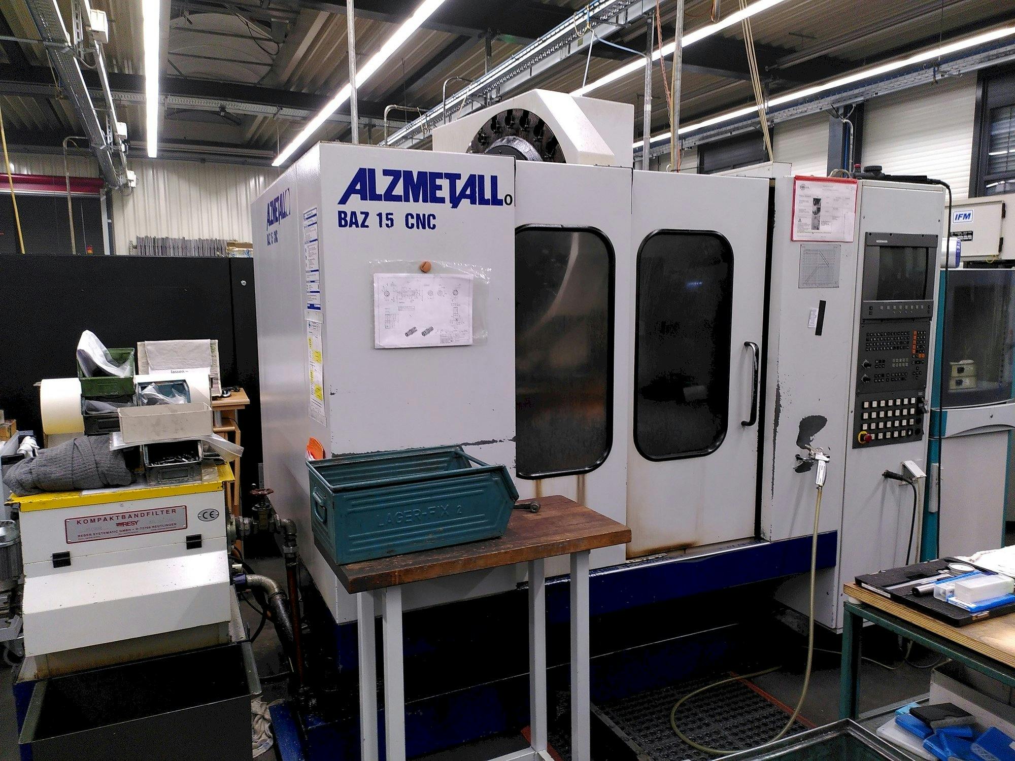 Alzmetall BAZ 15 CNC-maskinen framifrån