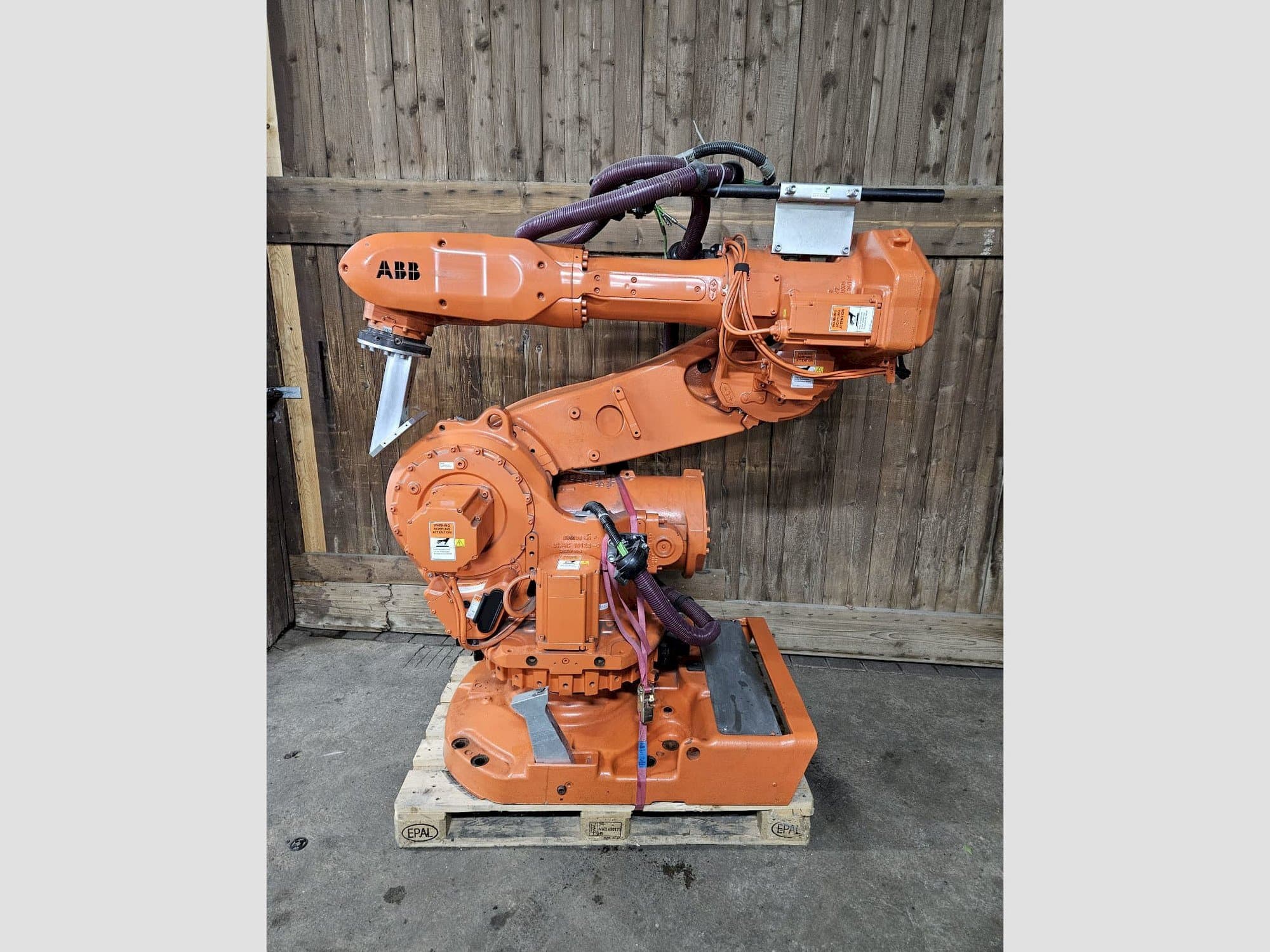 ABB IRB 6600-175/2.55-maskinen framifrån