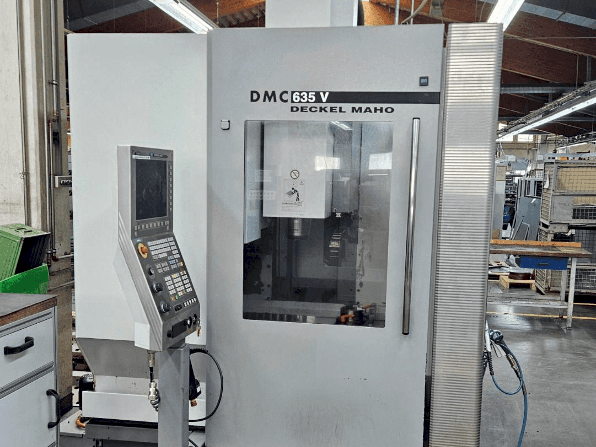 DMG DECKEL MAHO DMC 635V-maskinen framifrån