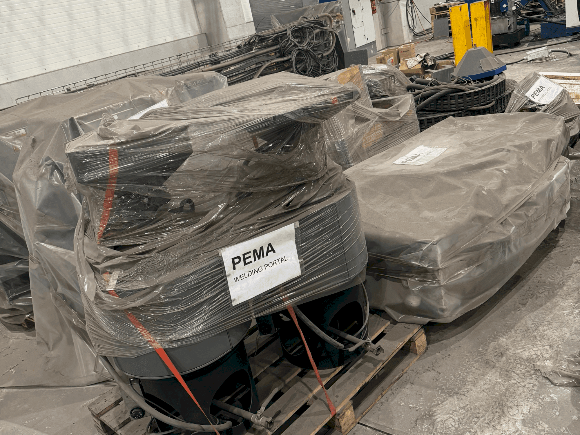 PEMA Column & Boom HD 4x4 Twin SAW-maskinen framifrån