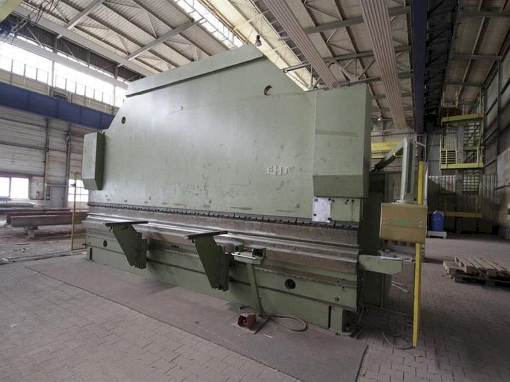 EHT Variopress 250 60-maskinen sedd från höger sida