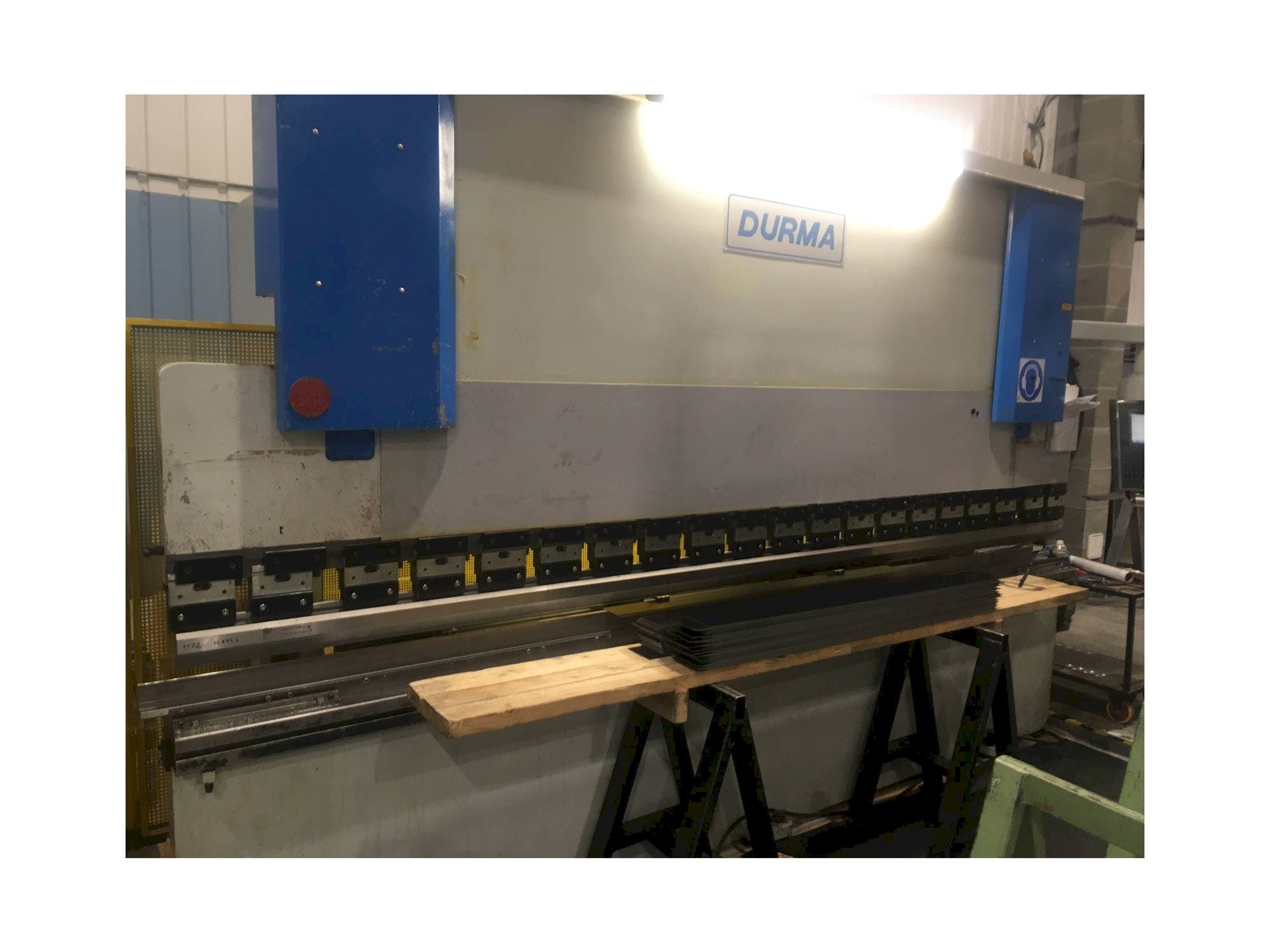Durma CNC HAP 40160 175-4000-maskinen framifrån